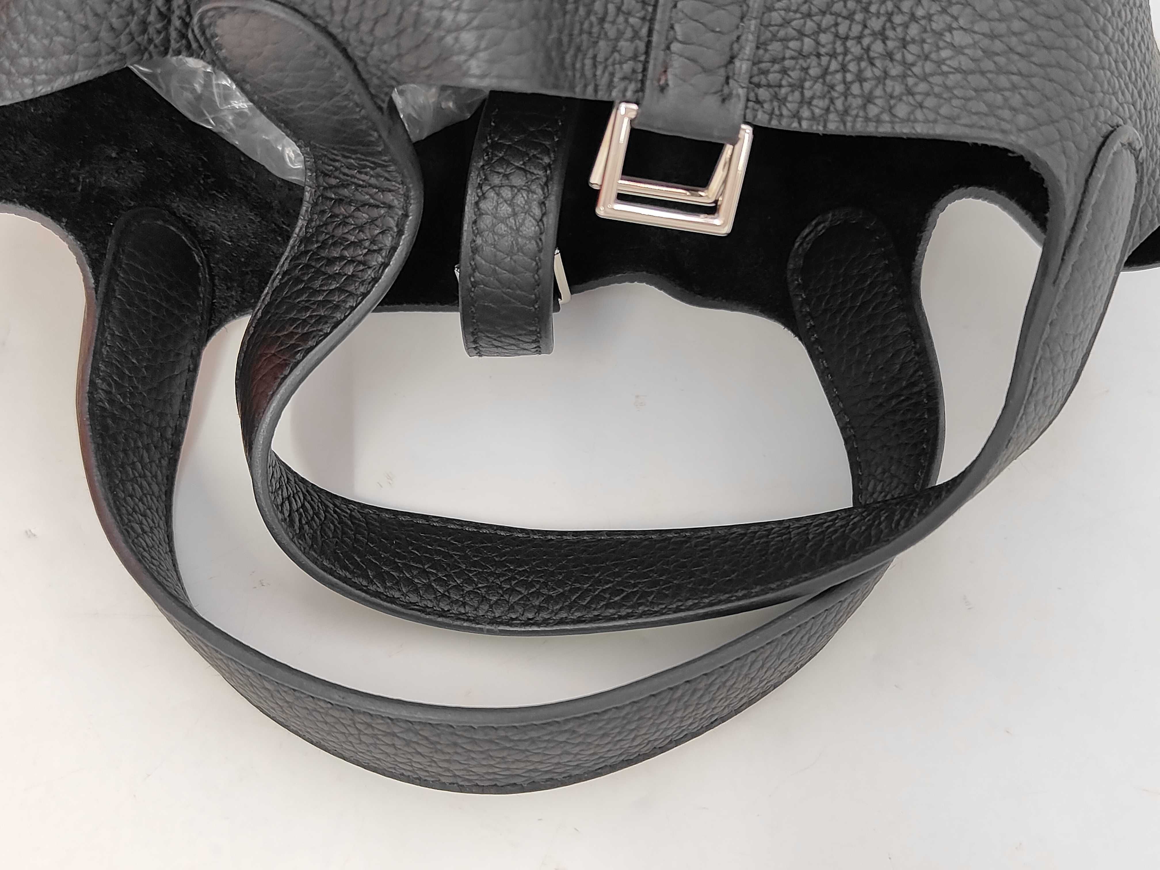 Picotin Lock 18 B stamp handbag, silver hardware, padlock, 2 keys. — view 5