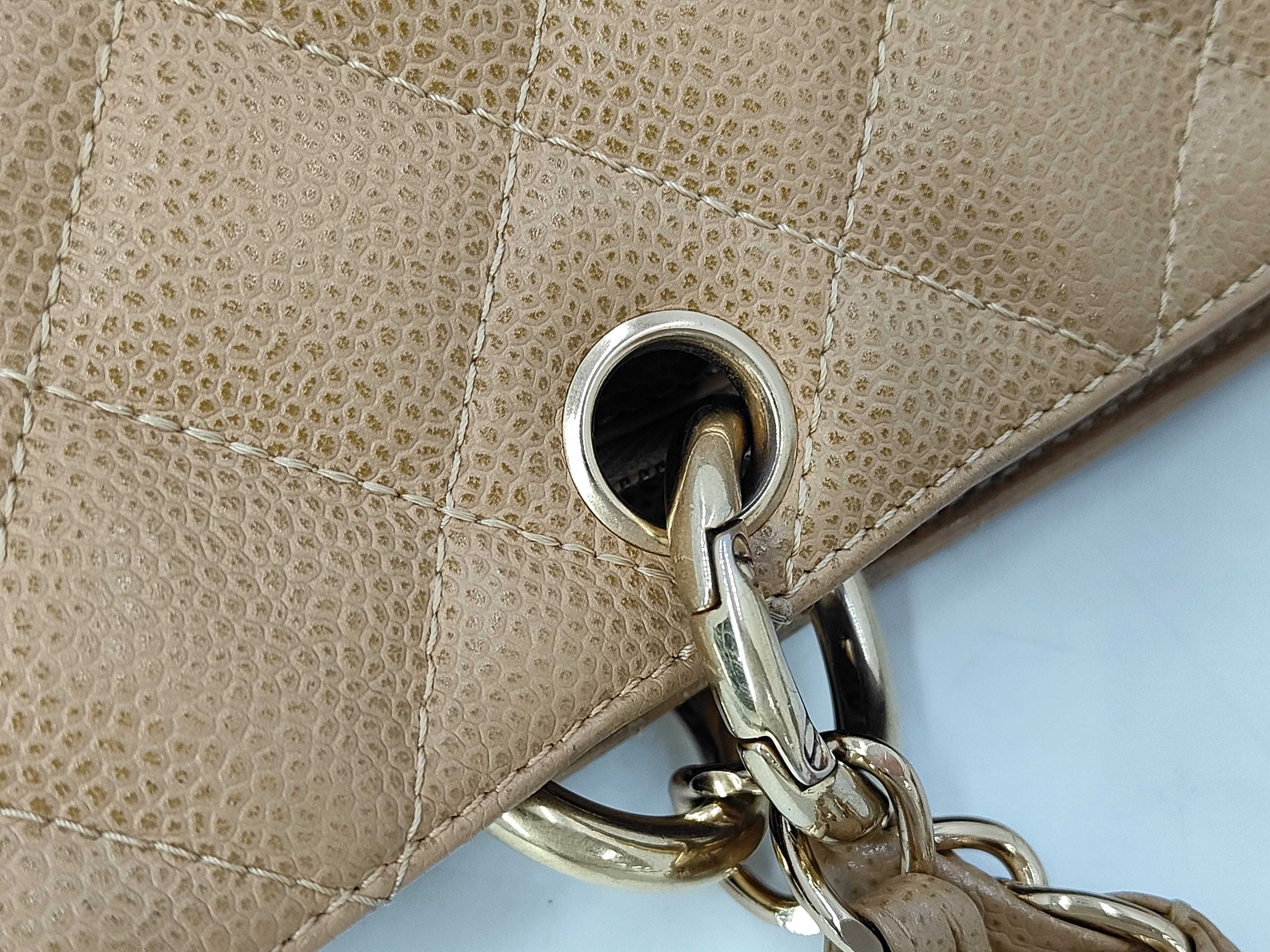(Chanel) Series 8 Caviar Skin Matelassé Large Coco GST Gold Hardware Leather Chain Tote Bag — view 7