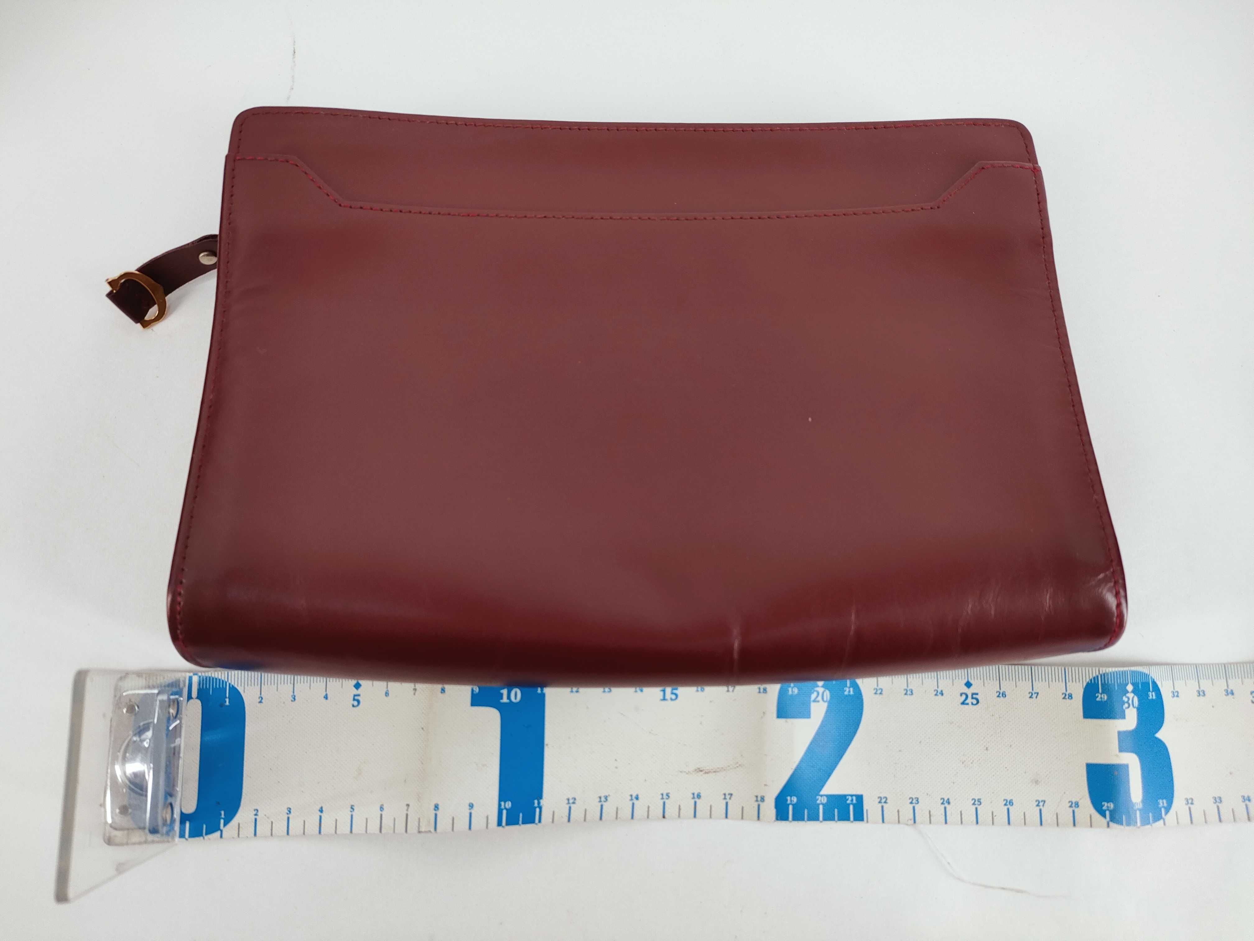 Must line clutch bag. — view 2