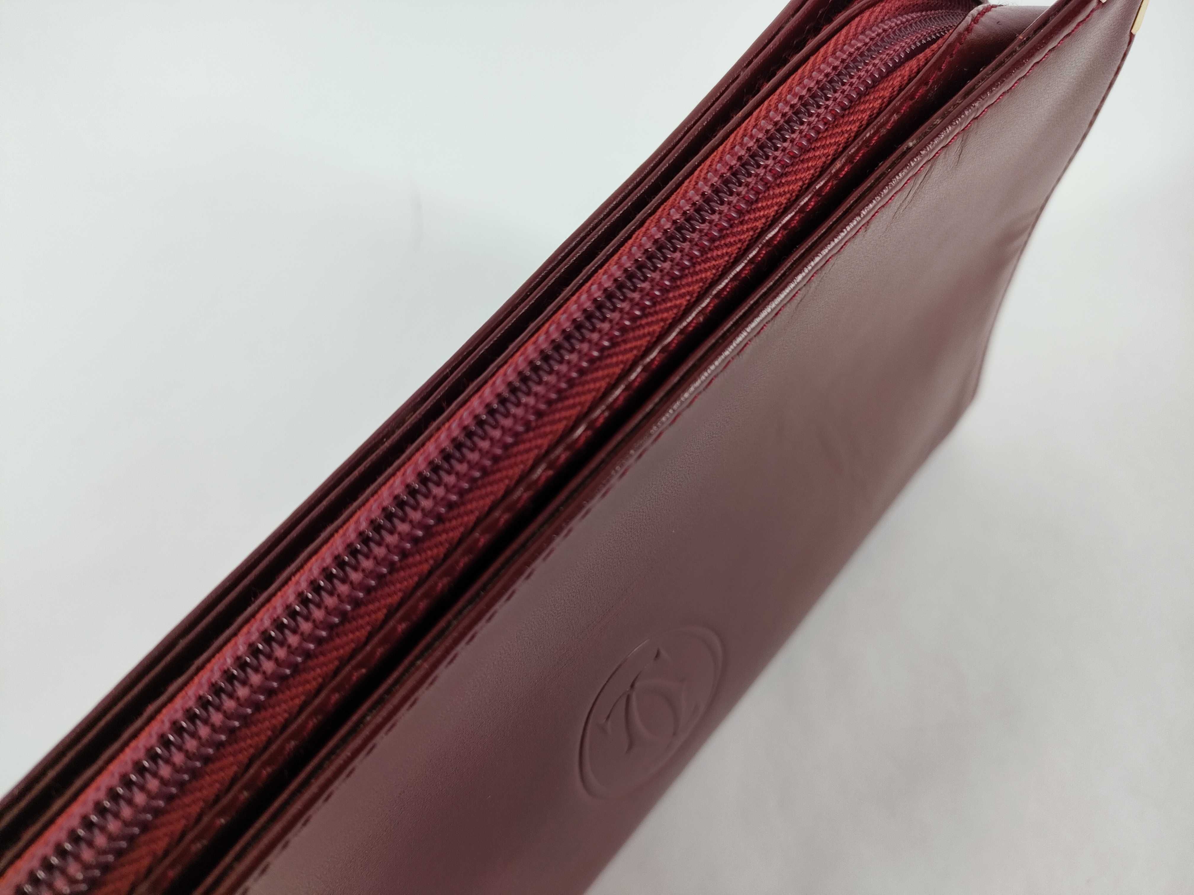 Must line clutch bag. — view 5