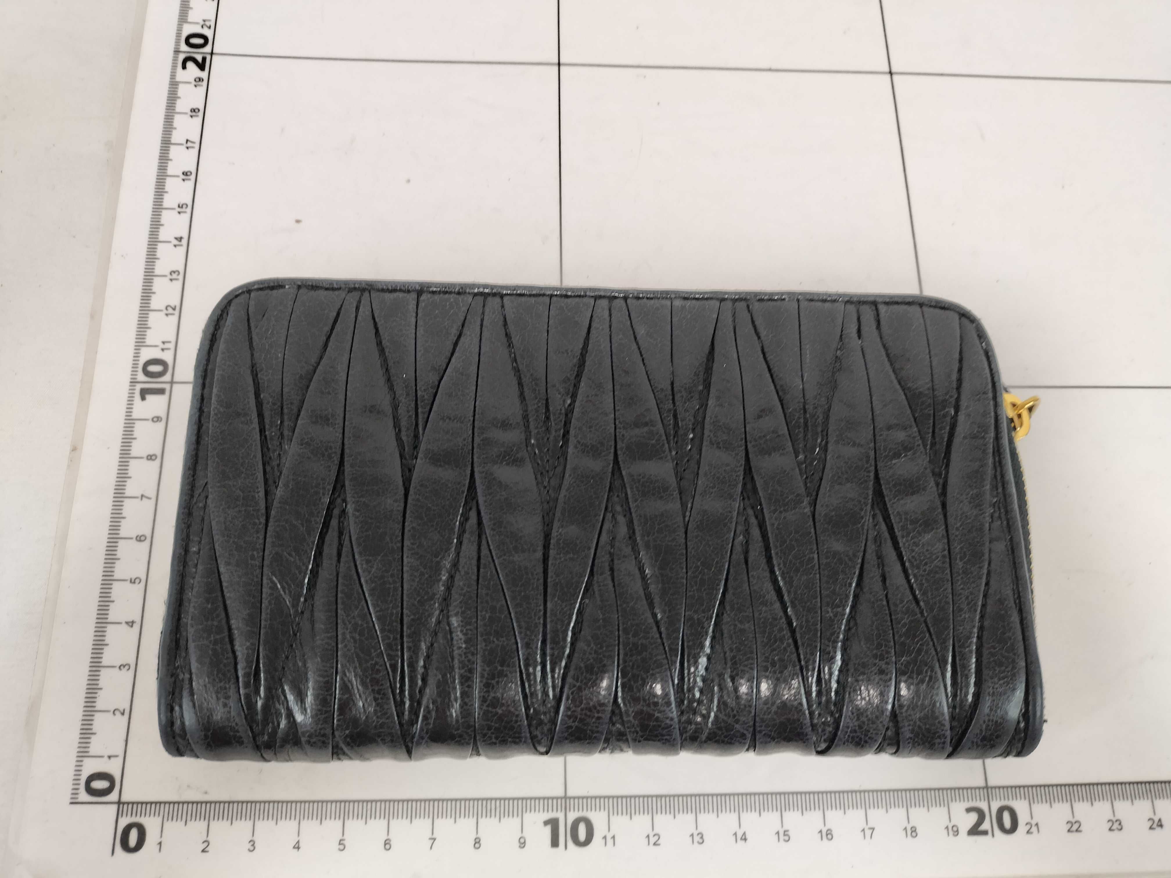 long wallet, Matelassé design. — view 2
