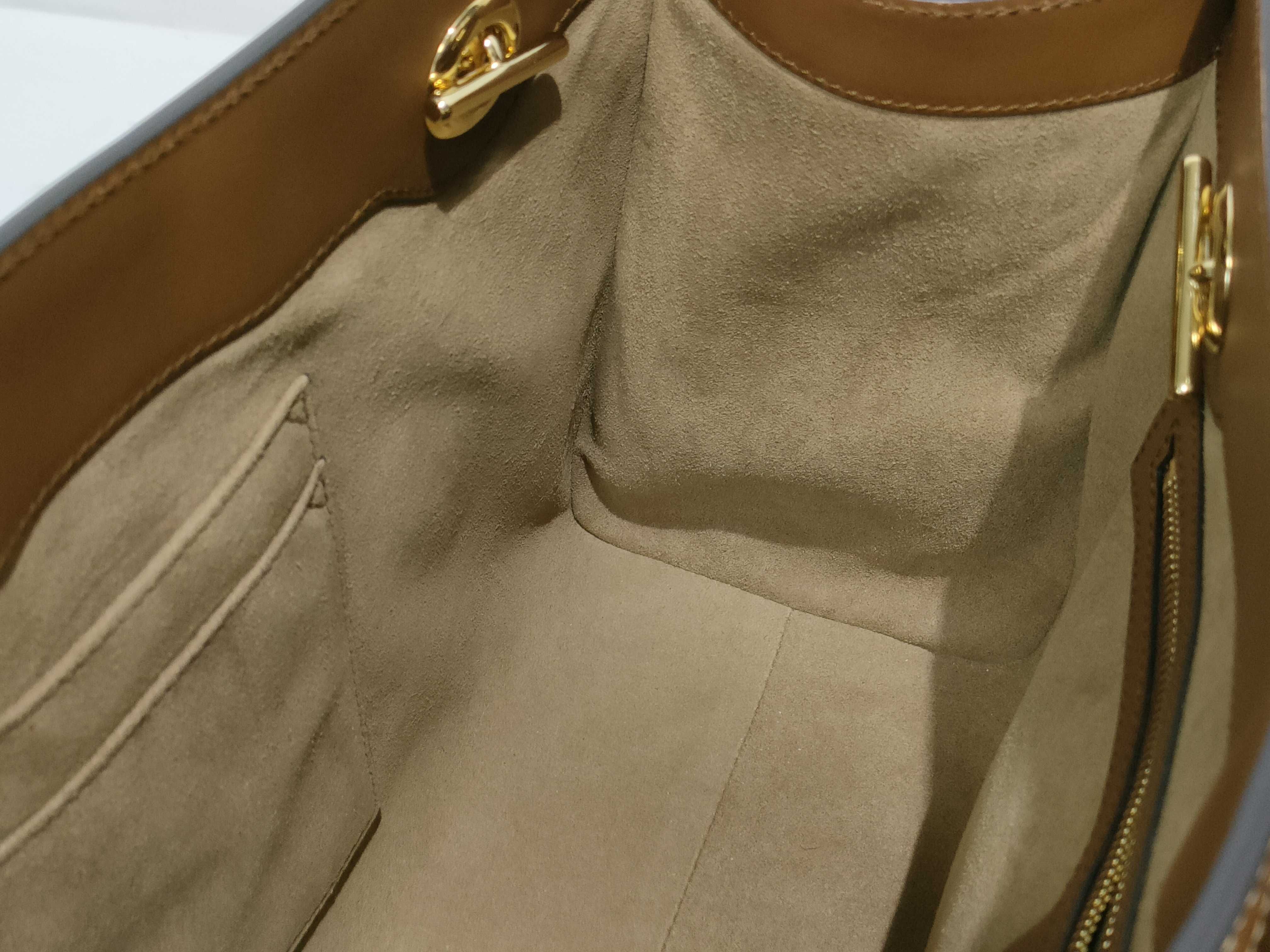 GG Supreme Padlock Chain Shoulder Tote Bag Shoulder Bag — view 11