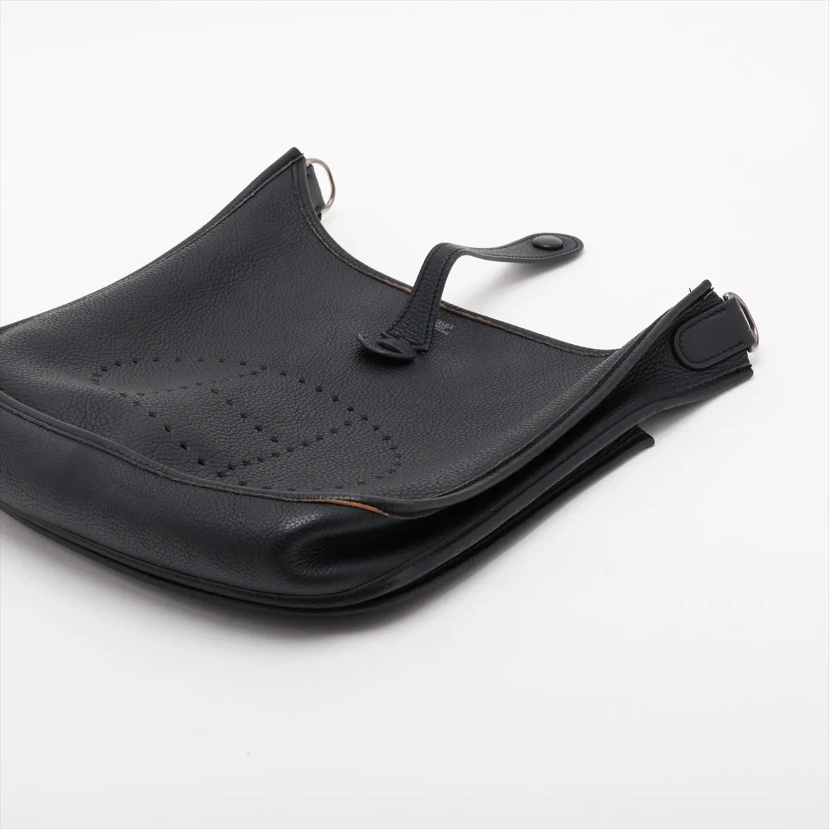 Evelyne II 29 PM, Taurillon Clemence leather, black, silver hardware, stamp unknown. — view 3