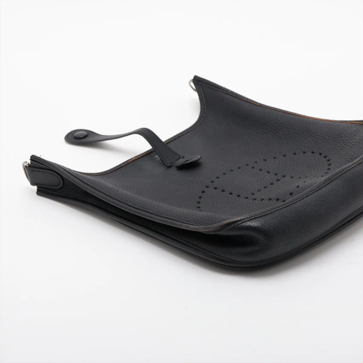 Evelyne II 29 PM, Taurillon Clemence leather, black, silver hardware, stamp unknown. — view 4