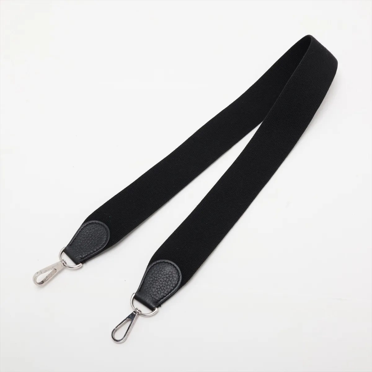 Evelyne II 29 PM, Taurillon Clemence leather, black, silver hardware, stamp unknown. — view 5