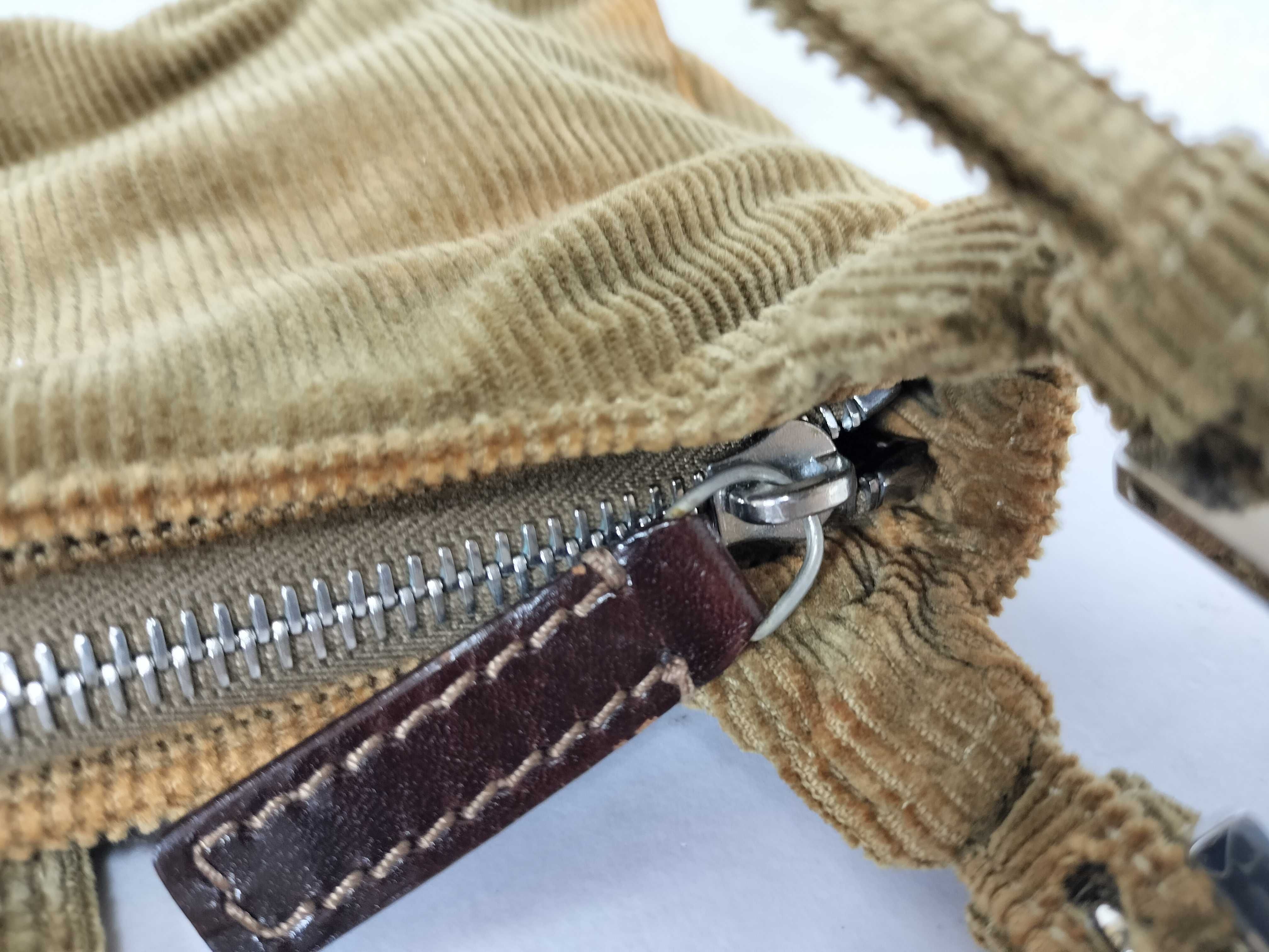 Mamma Fendi Mamma Bucket Shoulder Bag — view 10