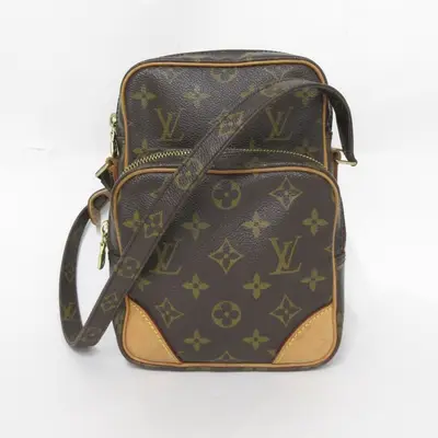 Amazone, Monogram