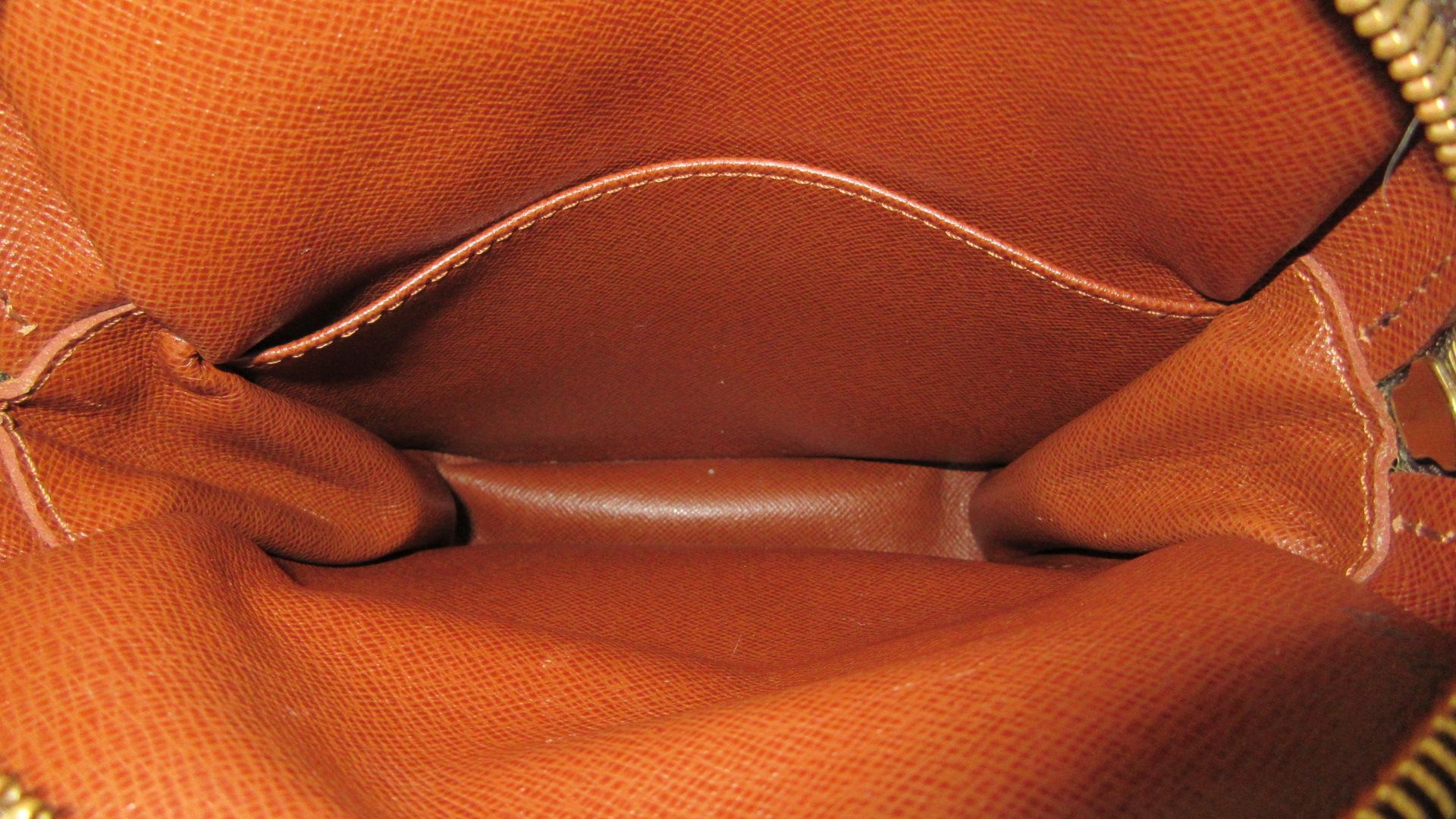 Amazone, Monogram — view 7