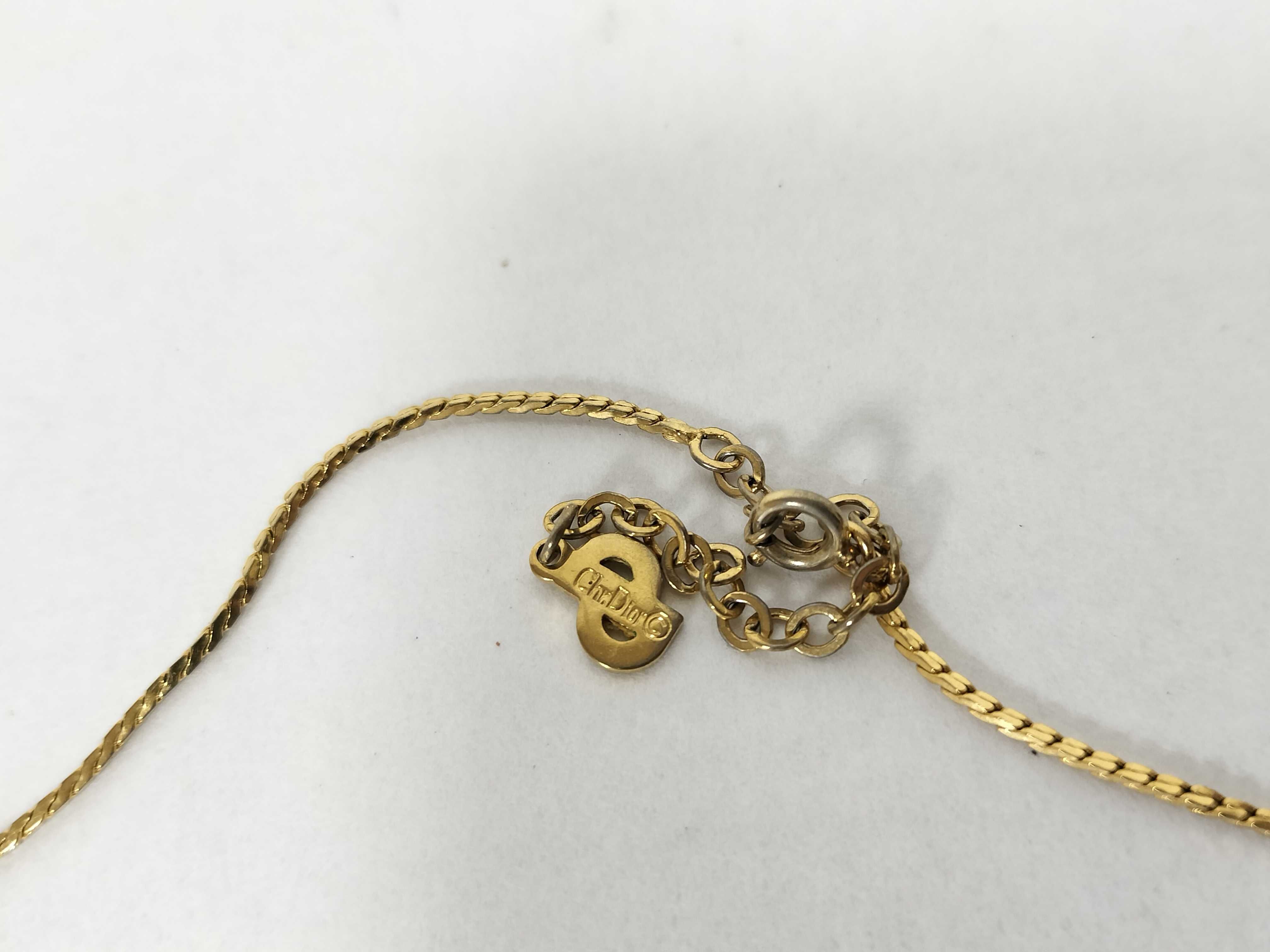 necklace — view 3