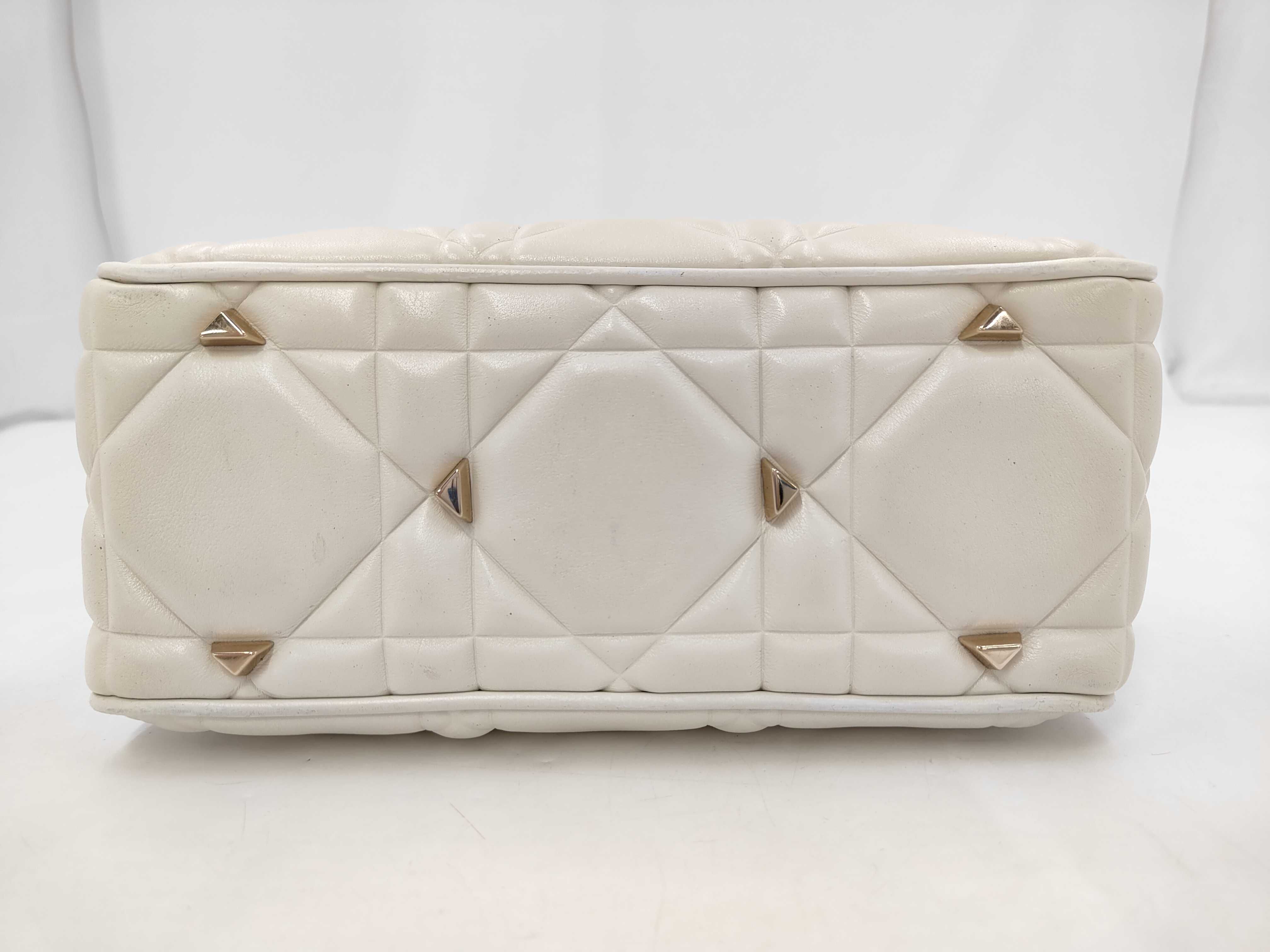 Lady Dior M0697OVJX Lady 95.22 Small White Handbag — view 3