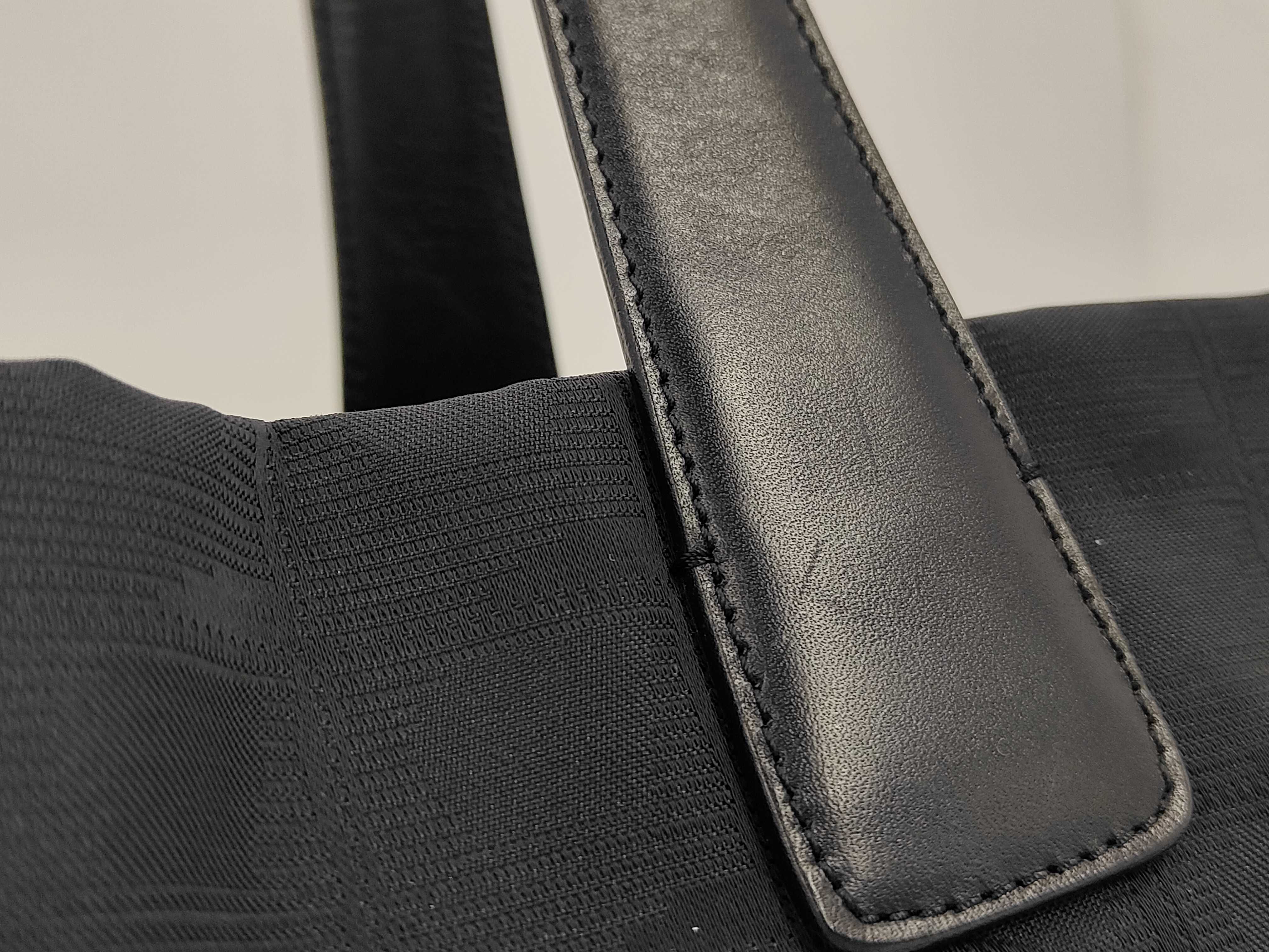 New Travel Line Tote MM Handbag, Black Tote Bag — view 3