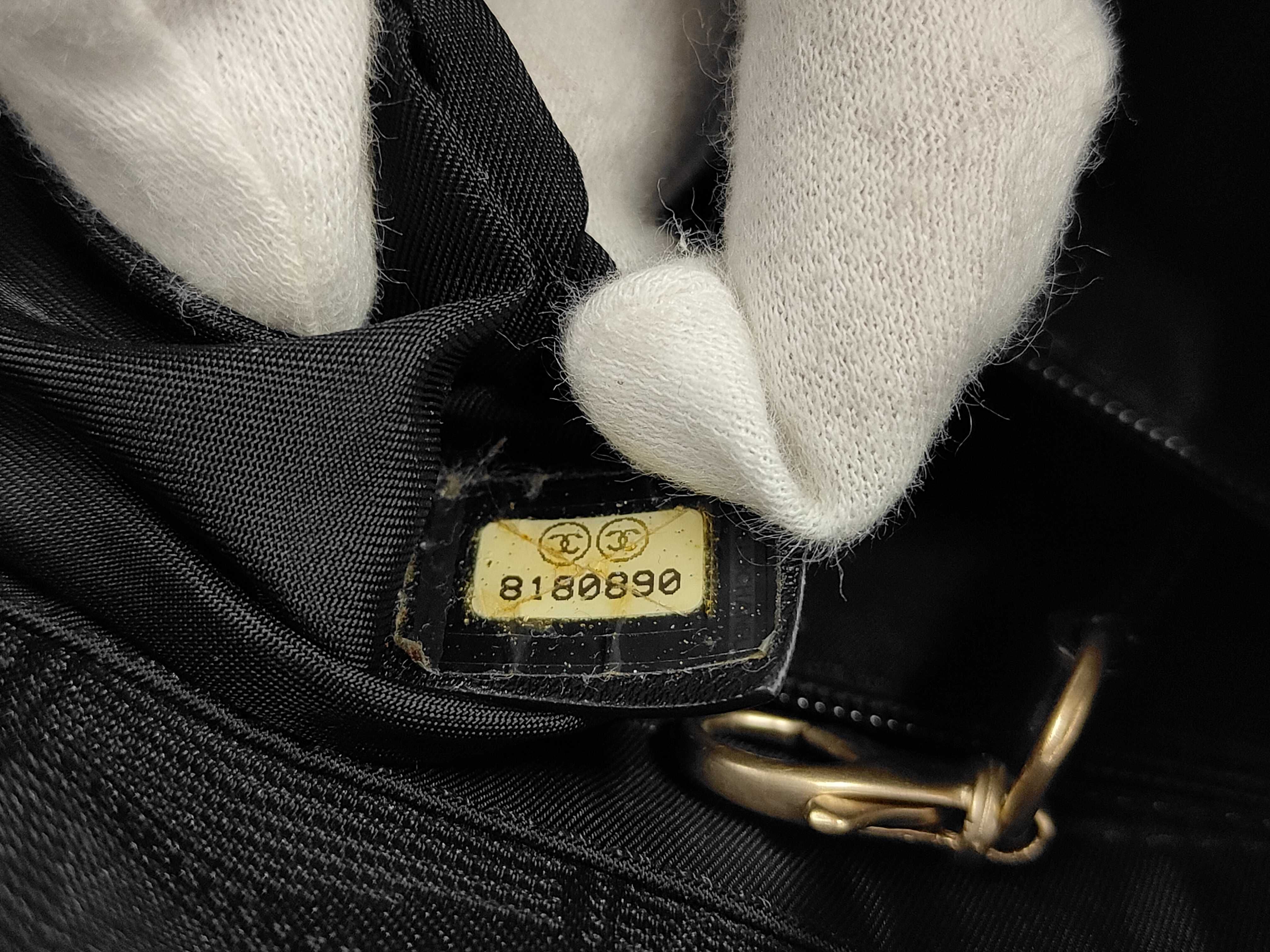 New Travel Line Tote MM Handbag, Black Tote Bag — view 10