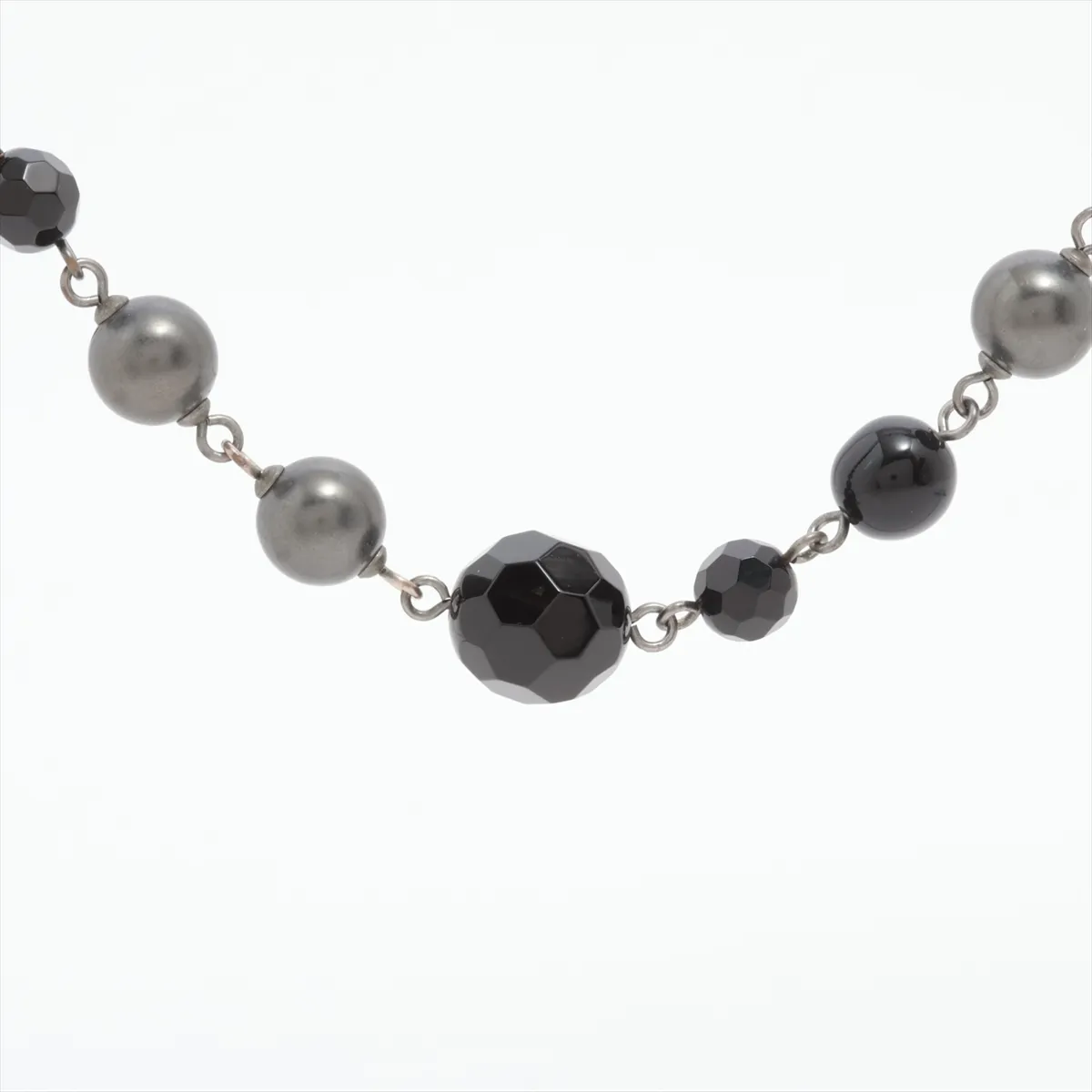 Cocomark A11V Long Necklace Metal x Fake Pearl x Colored Stone Black — view 2