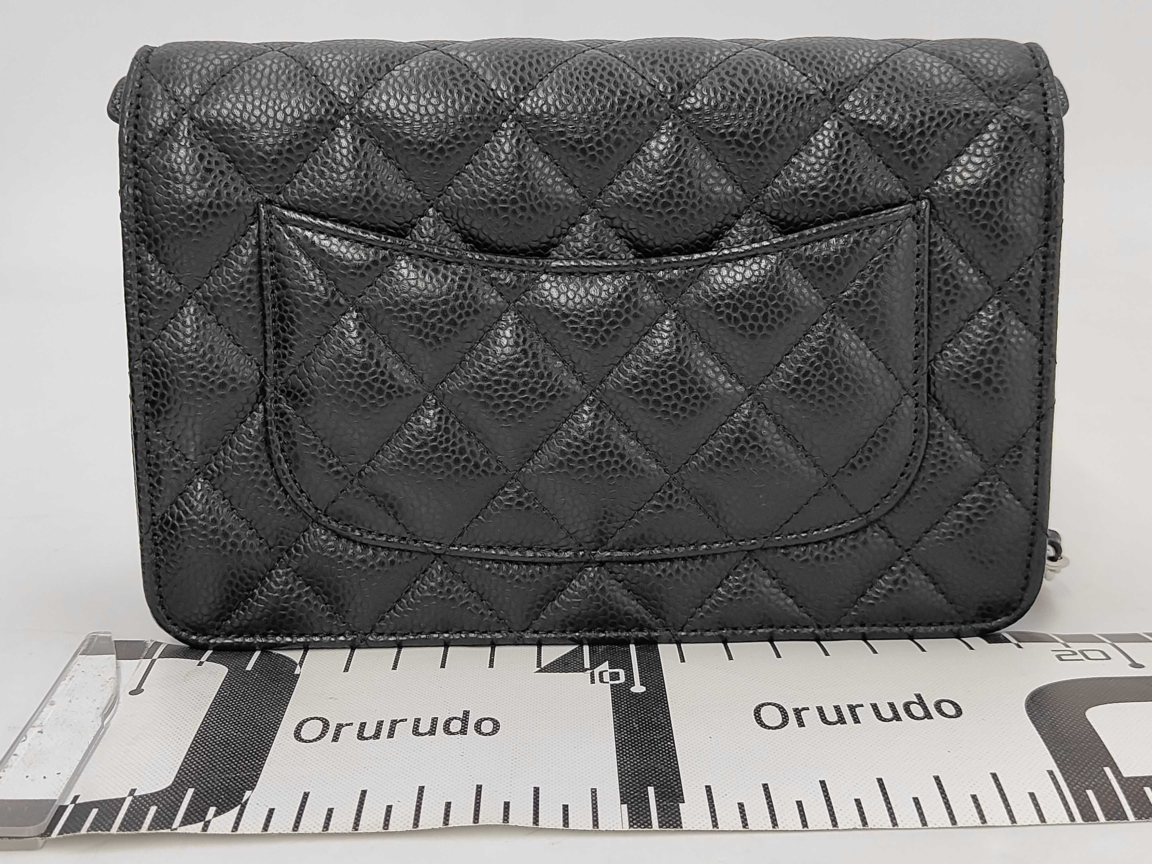Chain Wallet Matelassé Caviar Skin Shoulder Bag — view 2
