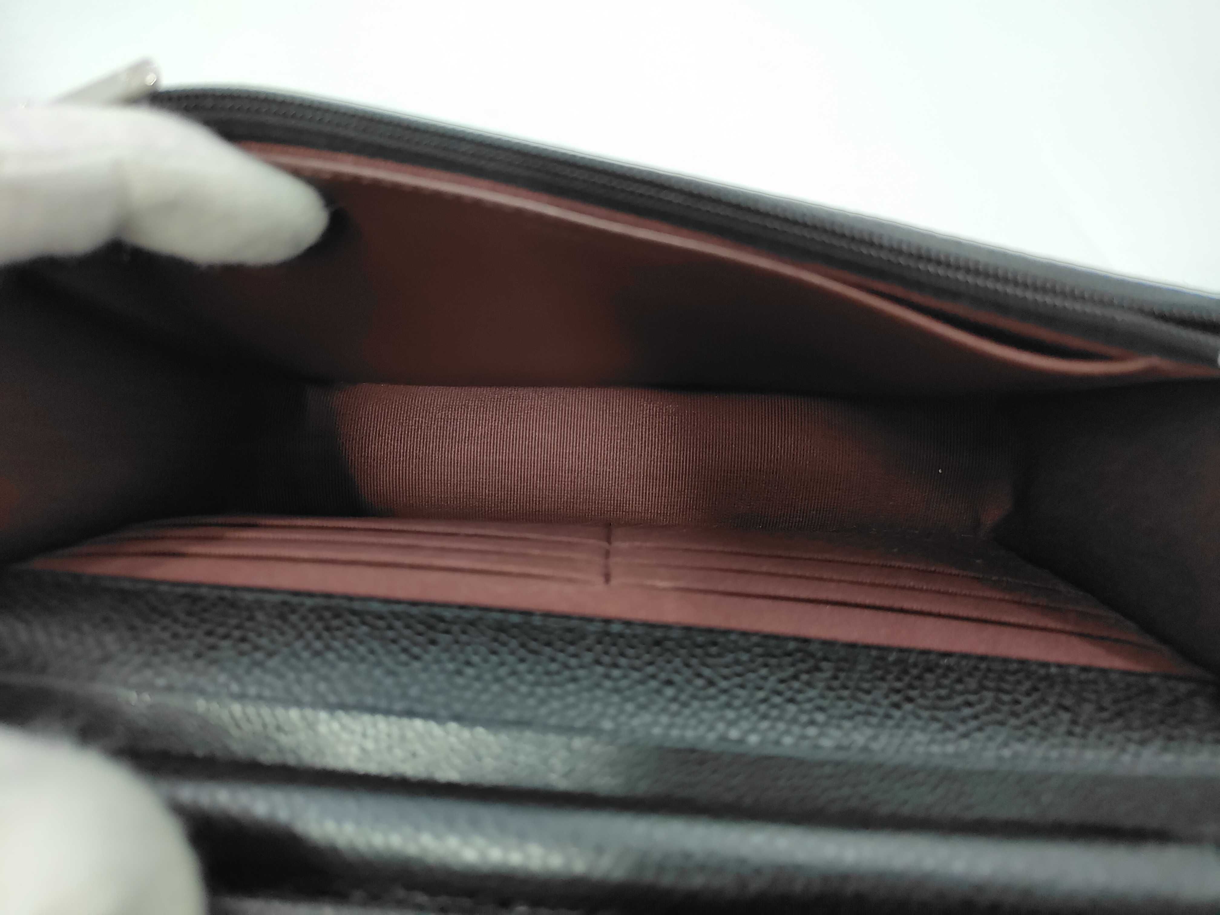 Chain Wallet Matelassé Caviar Skin Shoulder Bag — view 10