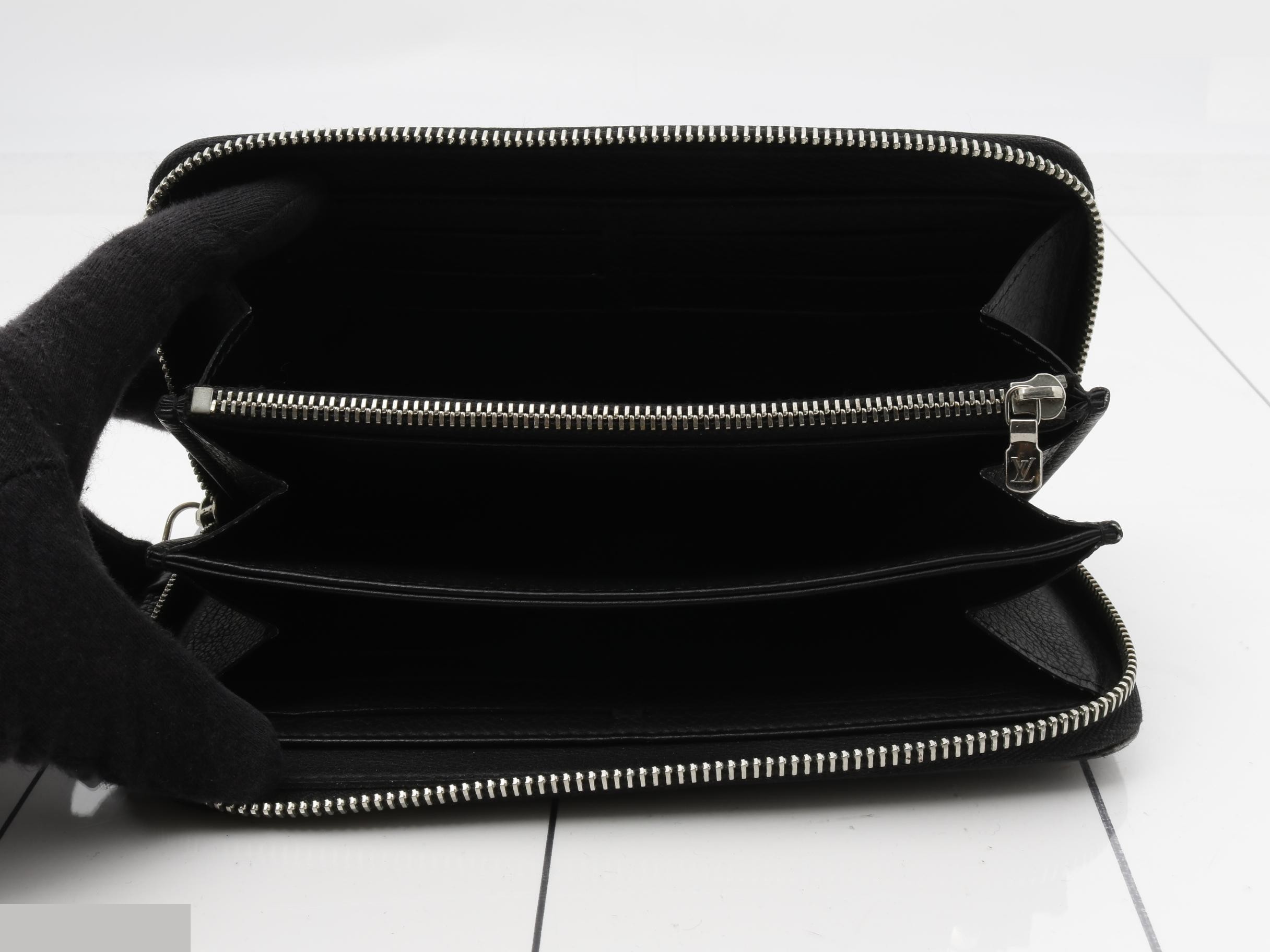 LV Zippy Lockme Noir M62622 RFID — view 4