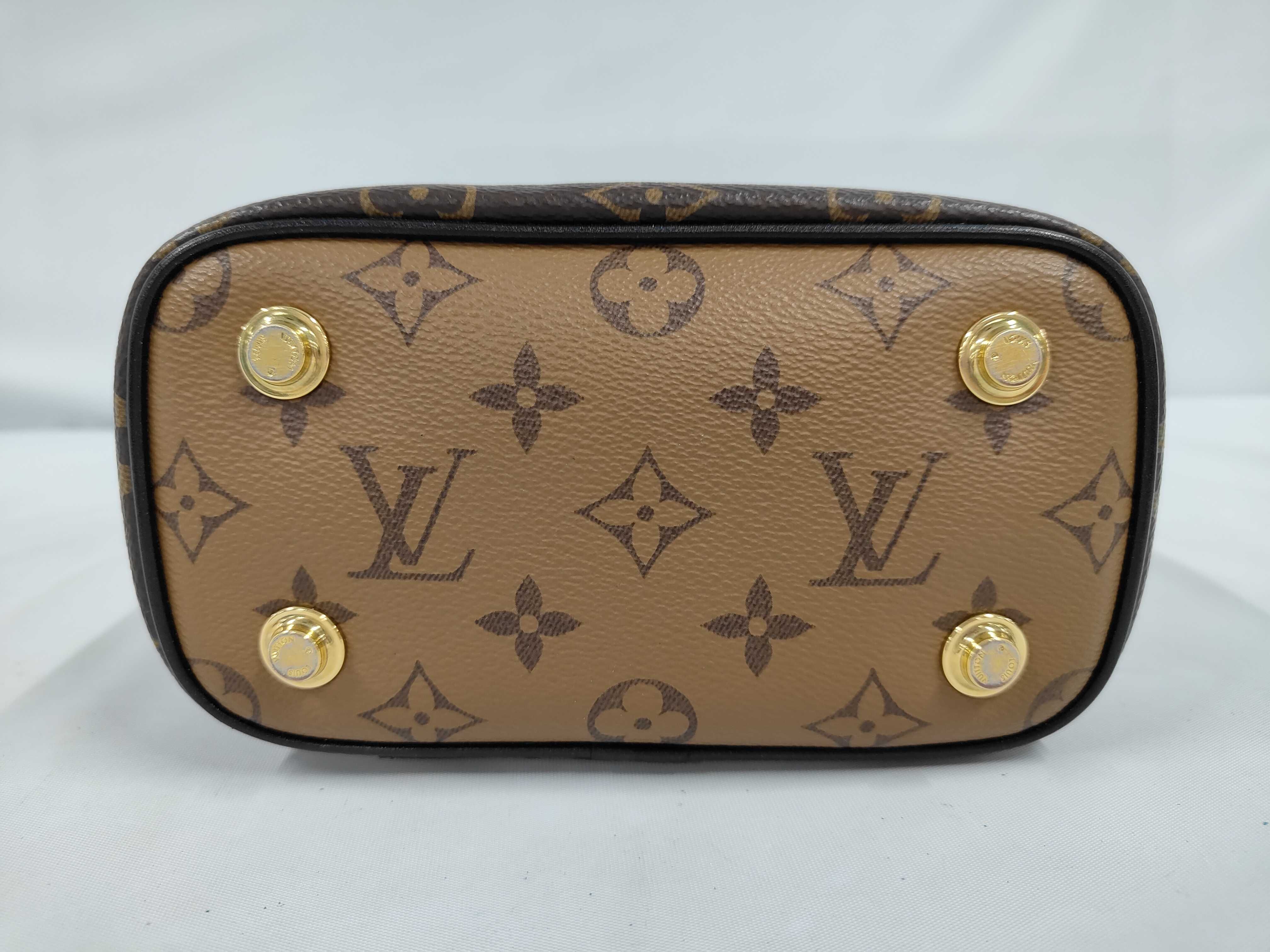 Vanity NV PM Monogram Reverse Shoulder Bag M45165 (with RFID) Handbag — view 3