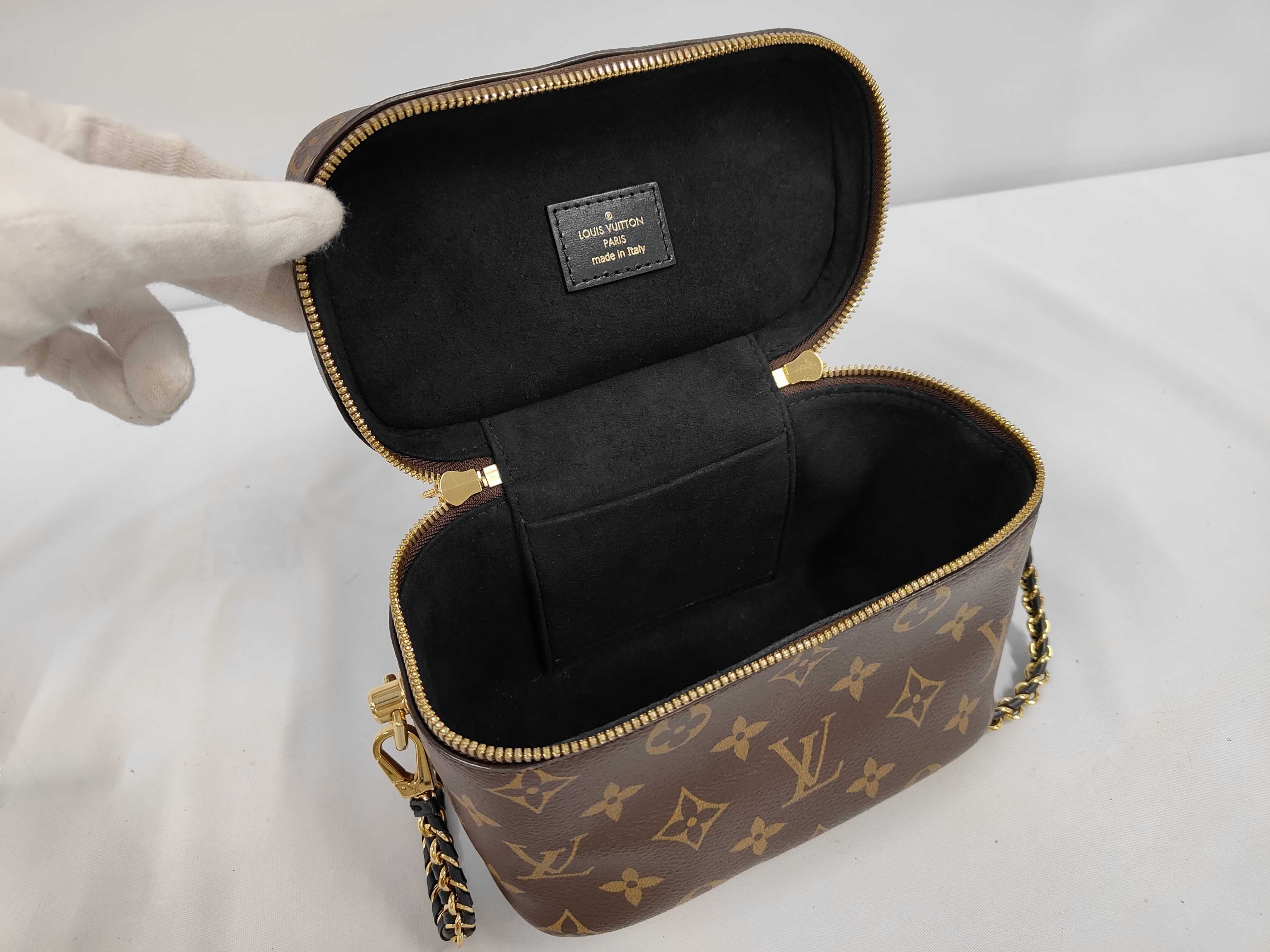 Vanity NV PM Monogram Reverse Shoulder Bag M45165 (with RFID) Handbag — view 7