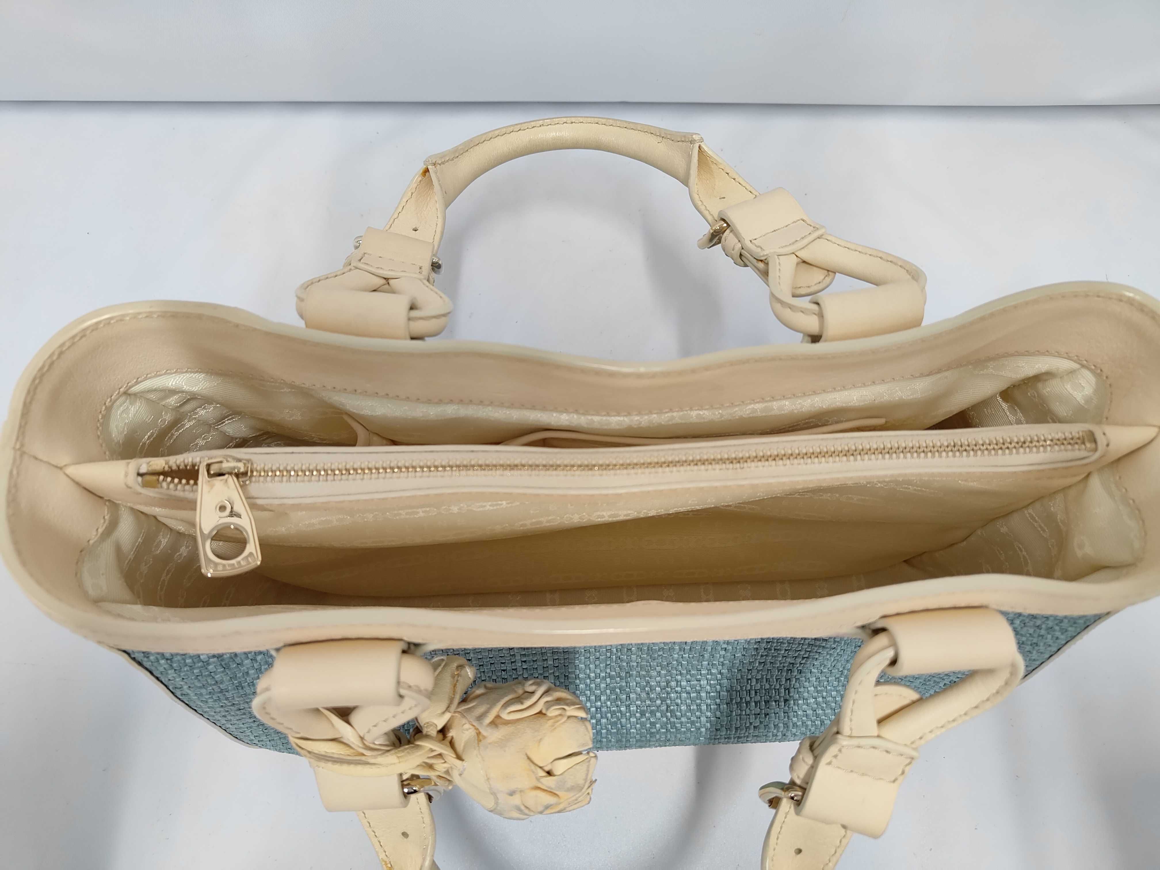 Boogie Bag Handbag, Raffia Leather, Triomphe Flower Charm Handbag — view 9