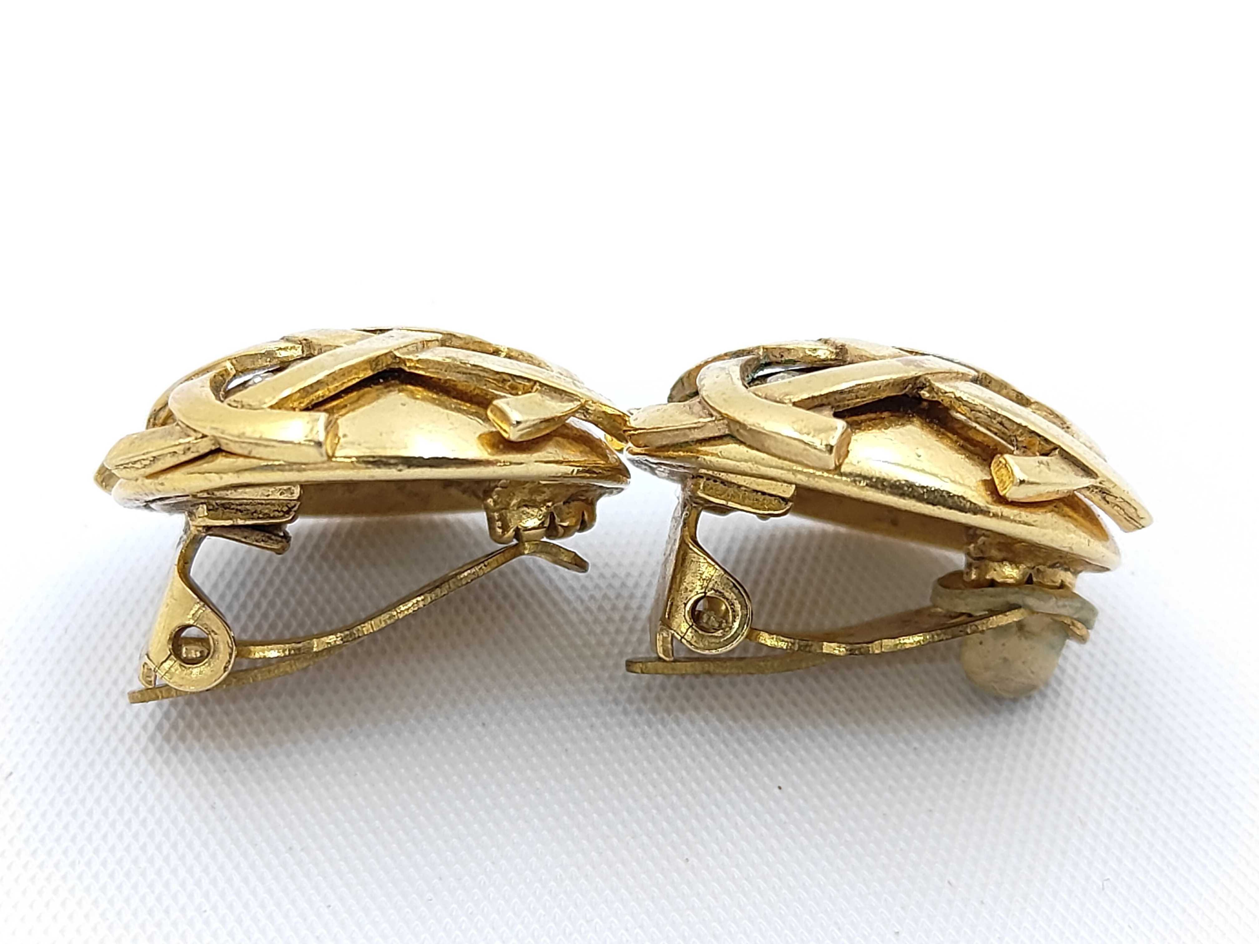 Round Stone Gold (YG) Earrings — view 3