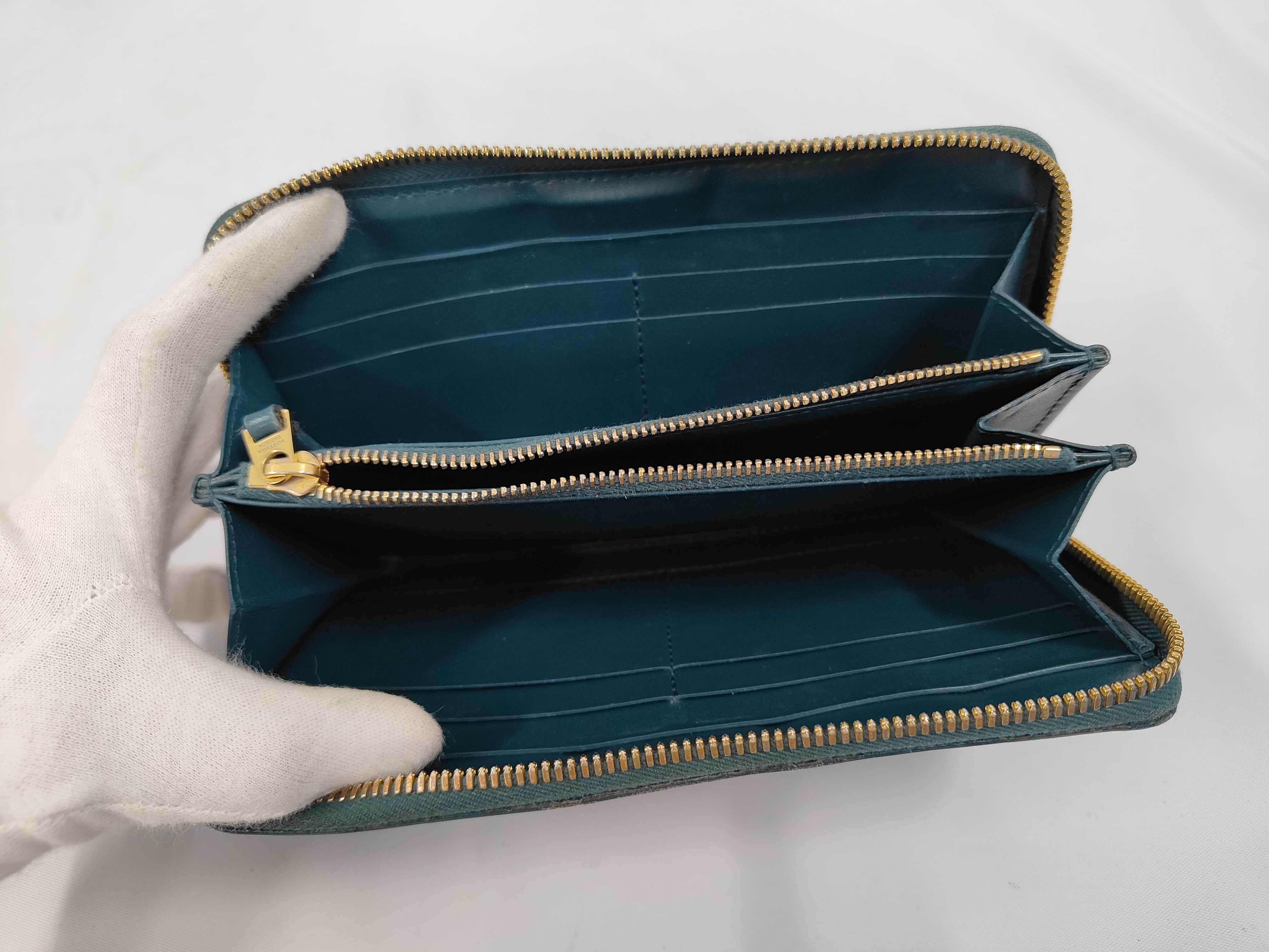 Padded Round Wallet — view 5