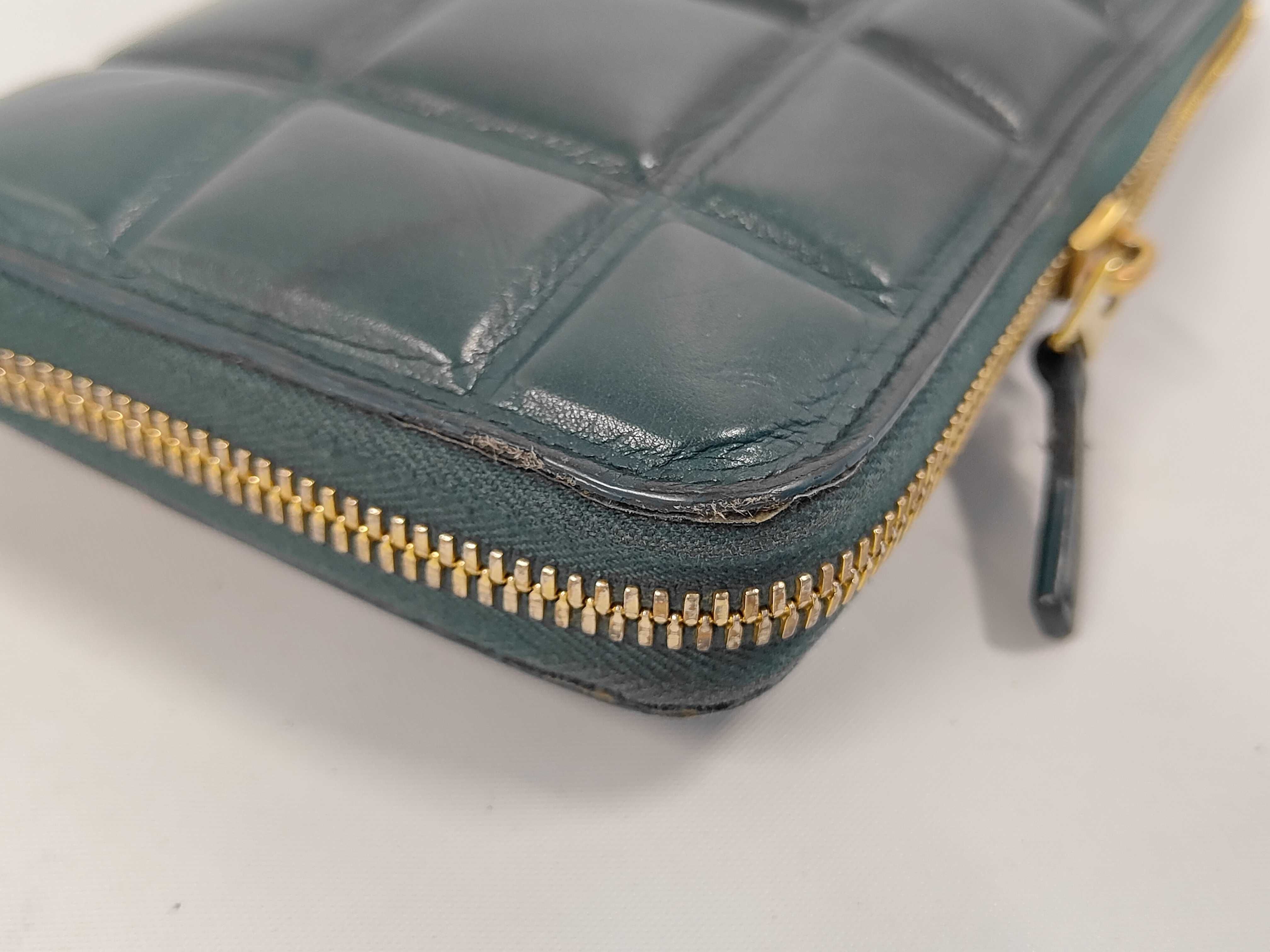 Padded Round Wallet — view 10