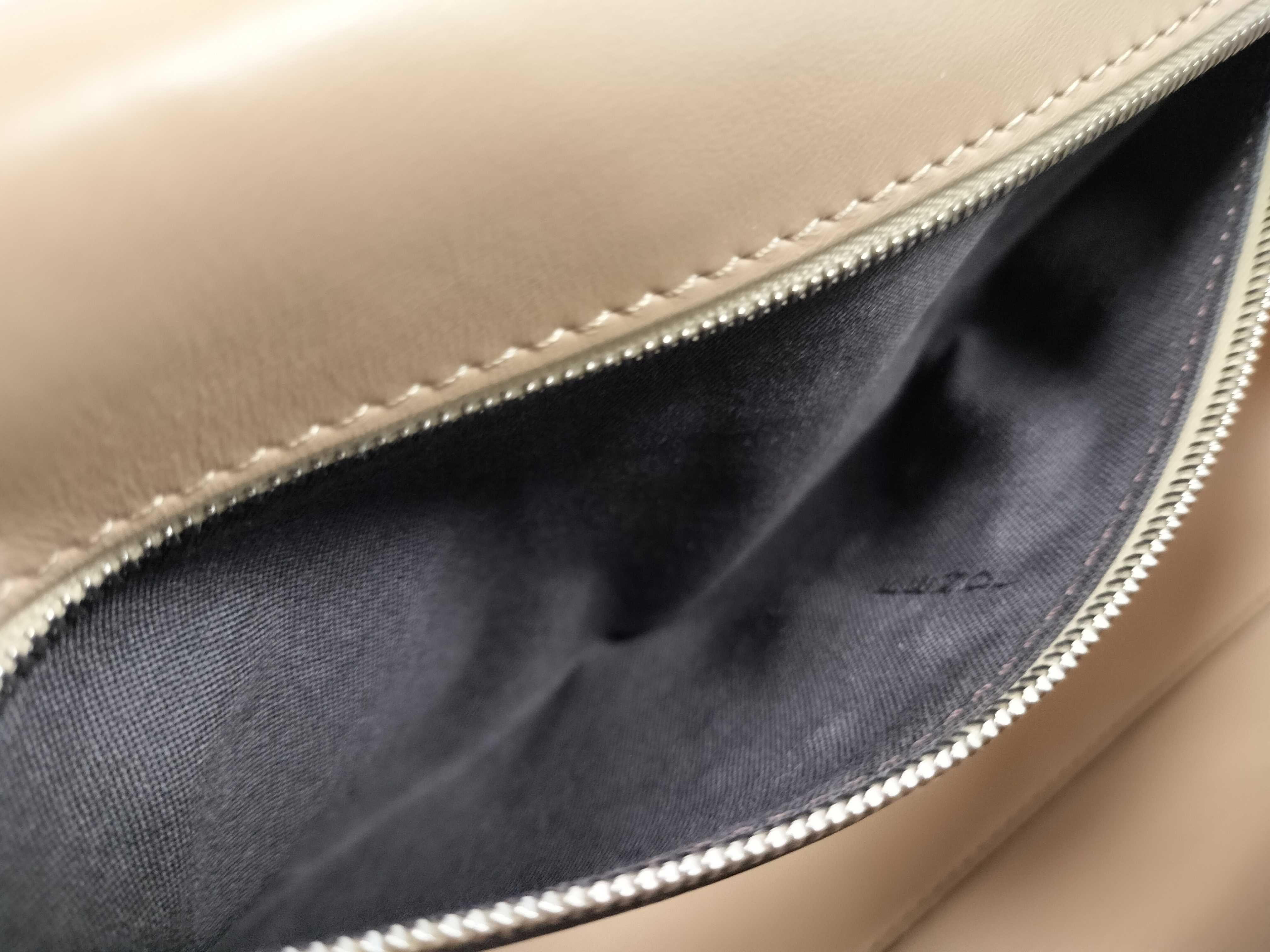Mamma Fendi Selleria Mamma Bucket Handbag (Accessories: Box) — view 11