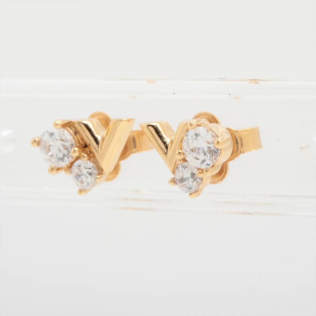 M04235 Essential V Strass PM Earrings LE1256 (Pair) GP x Rhinestone Gold. Shows signs of wear including — view 3