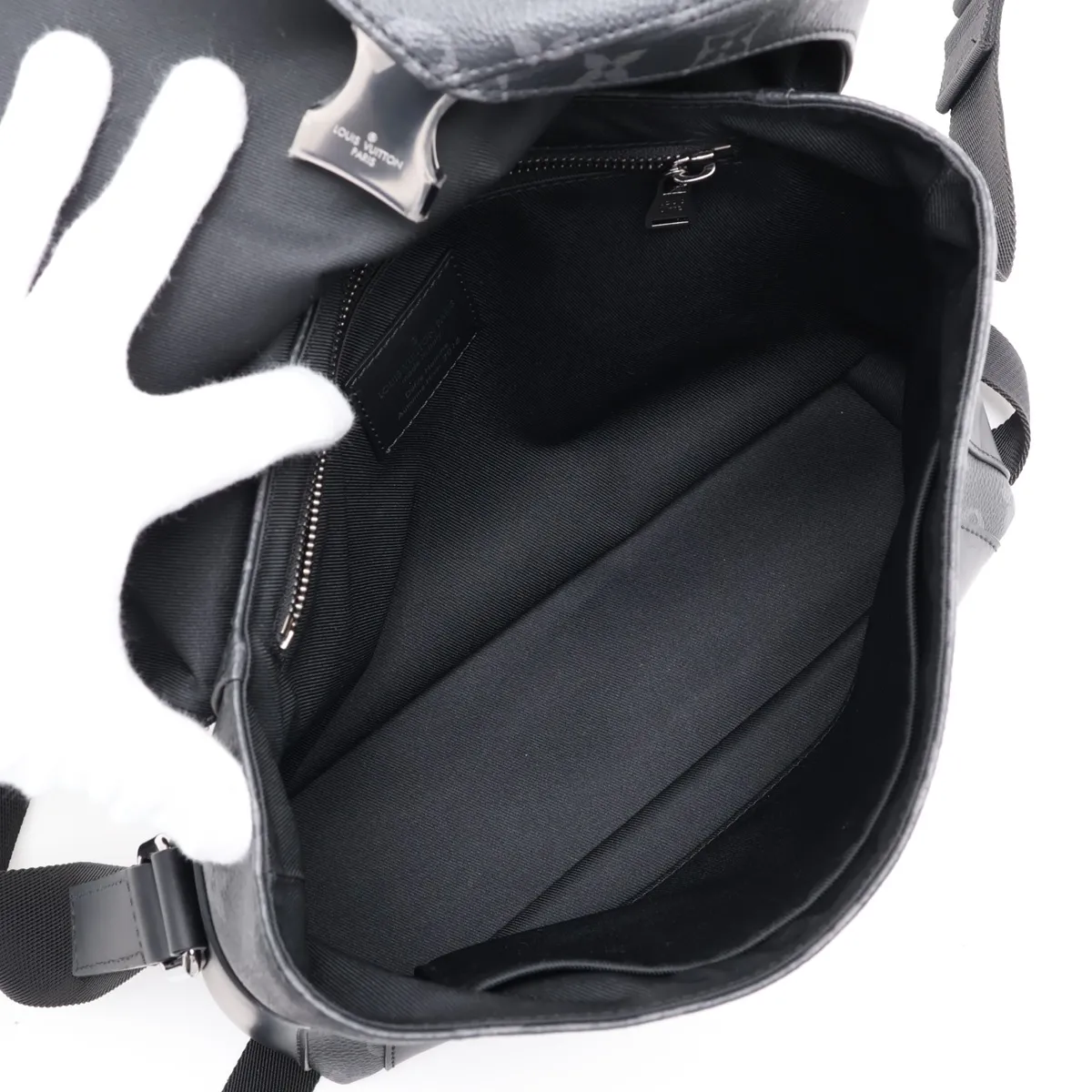 Monogram Eclipse Messenger Voyage PM M40511 FO4166 Black — view 6