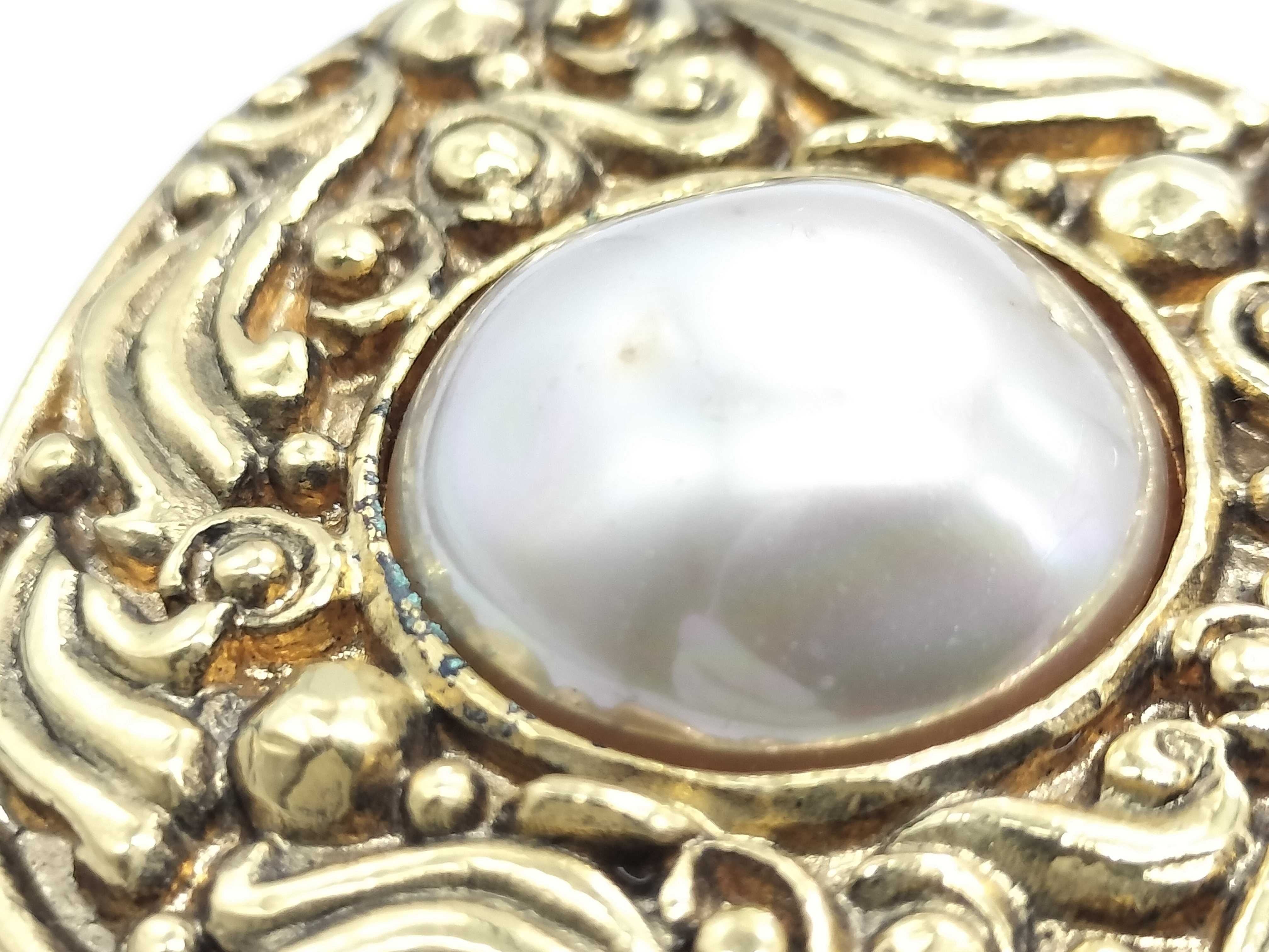 brooch — view 7