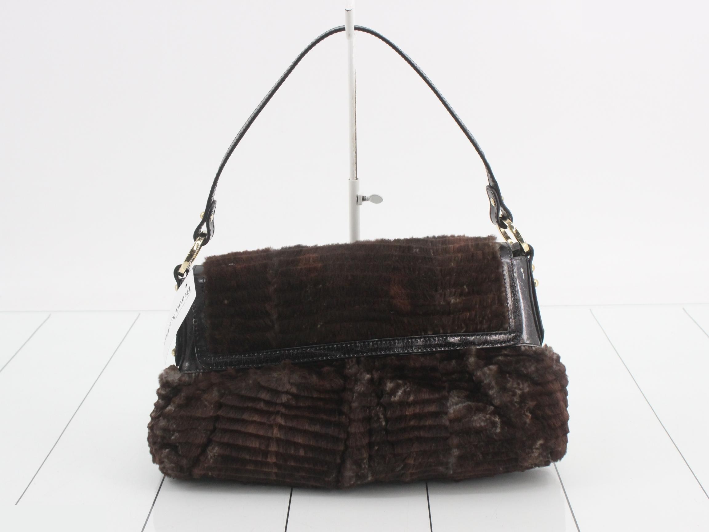 Chef bag, fur shoulder bag — view 2