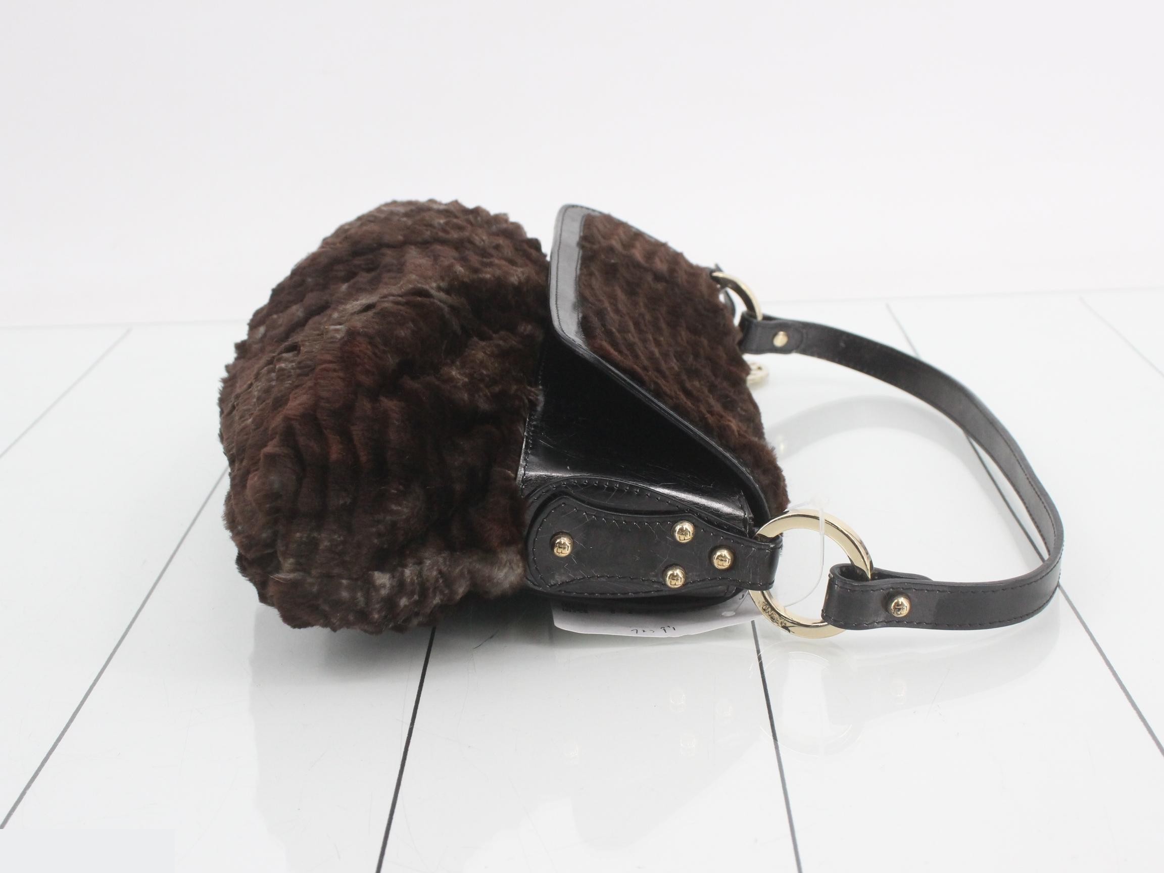 Chef bag, fur shoulder bag — view 3