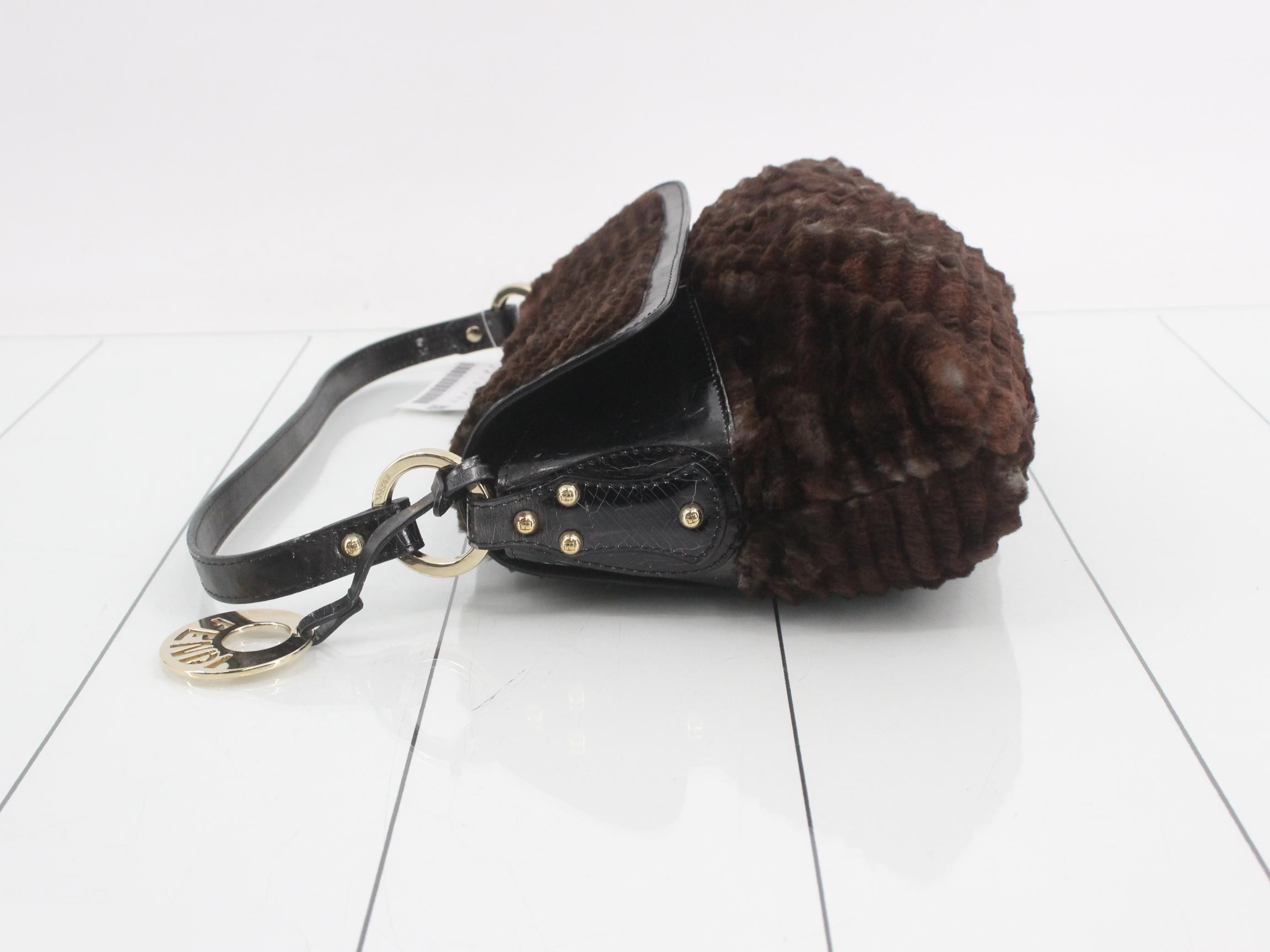 Chef bag, fur shoulder bag — view 4