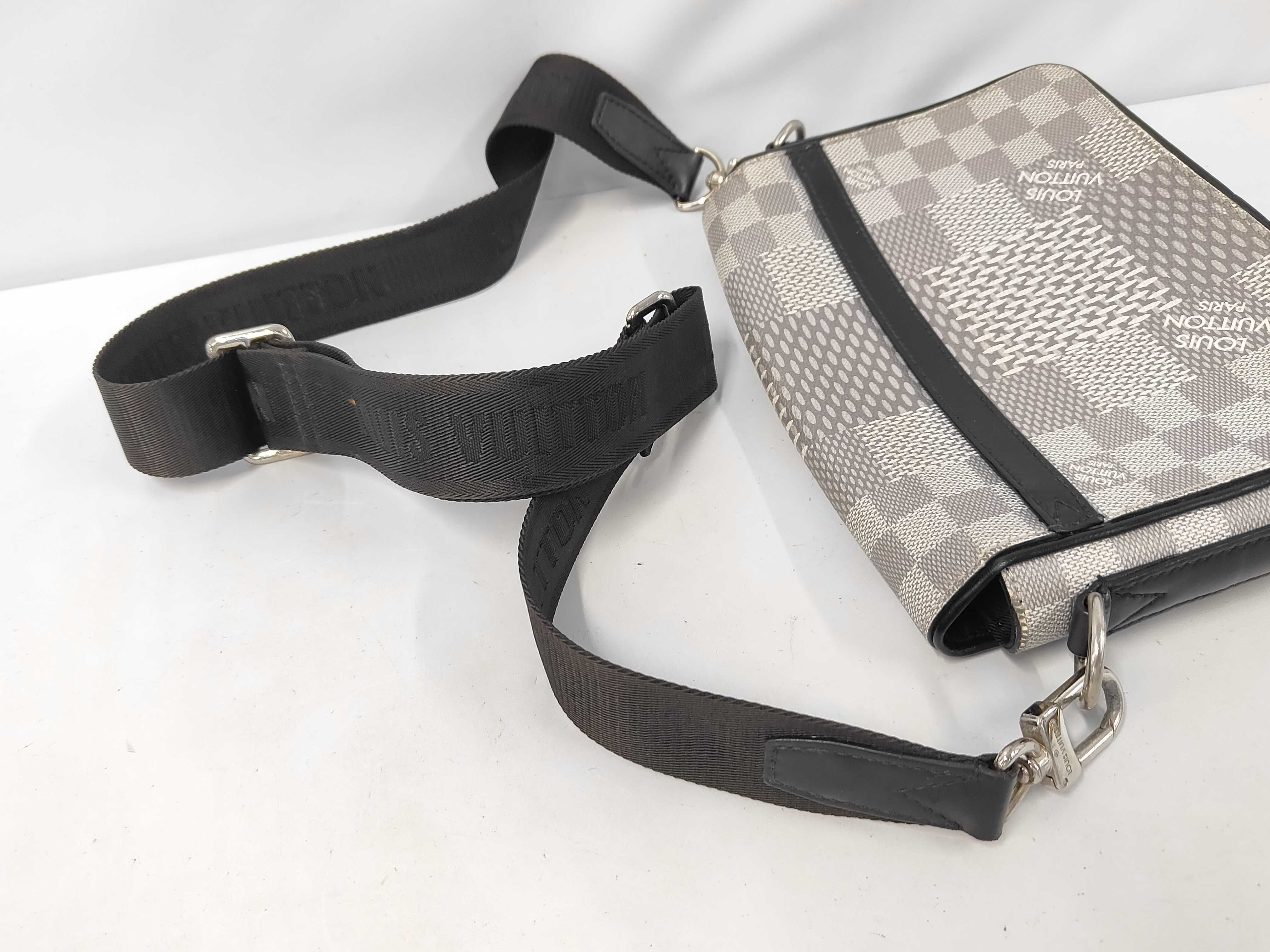 N50014 Studio Messenger Shoulder Bag — view 5