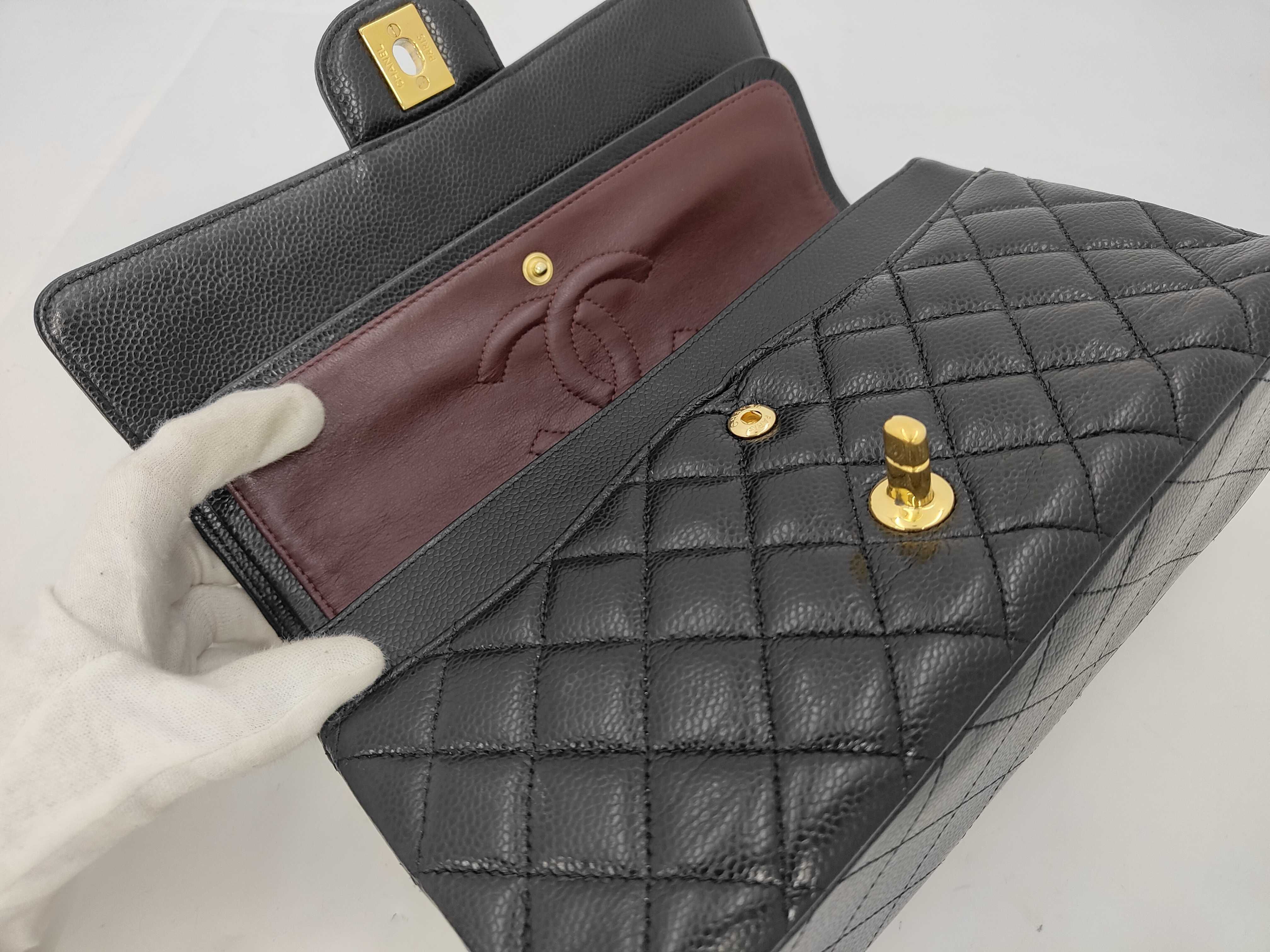 Matelassé 25 Double Flap Caviar Leather Gold Hardware Chain Shoulder Bag (Serial Number 21) — view 7