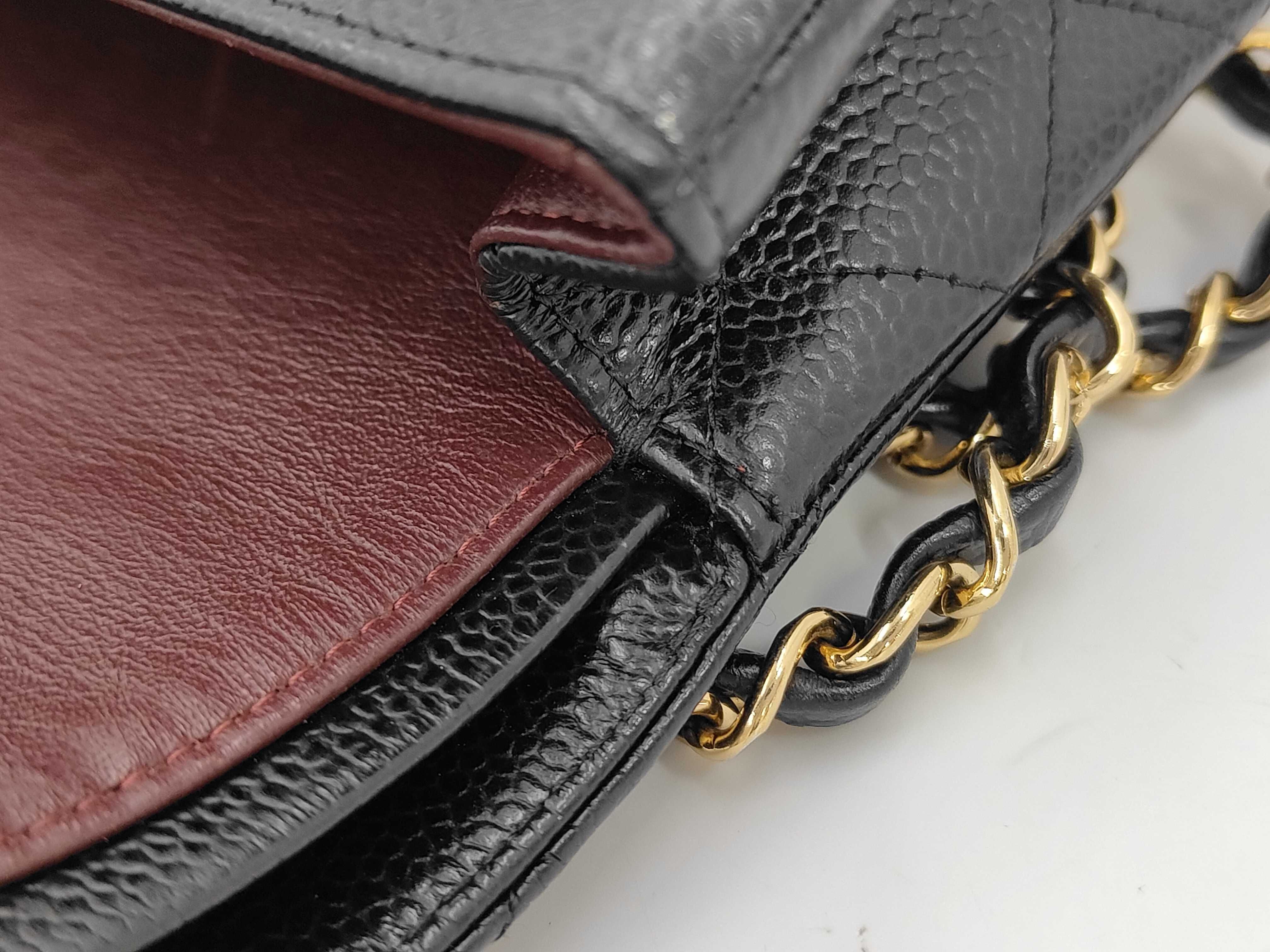 Matelassé 25 Double Flap Caviar Leather Gold Hardware Chain Shoulder Bag (Serial Number 21) — view 8