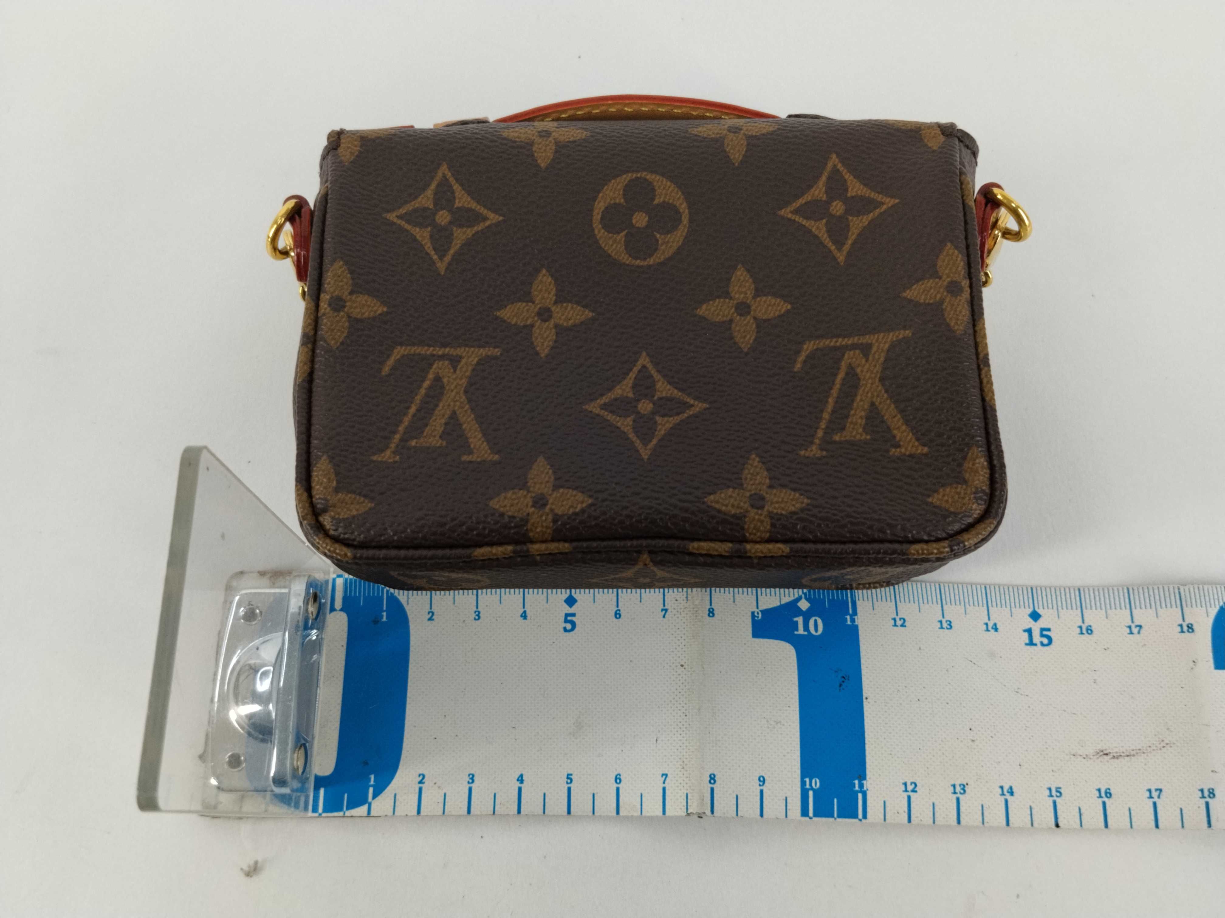 Monogram Louis Vuitton M81267 Monogram Micro Chain Shoulder Bag 2-Way Mini Handbag — view 2