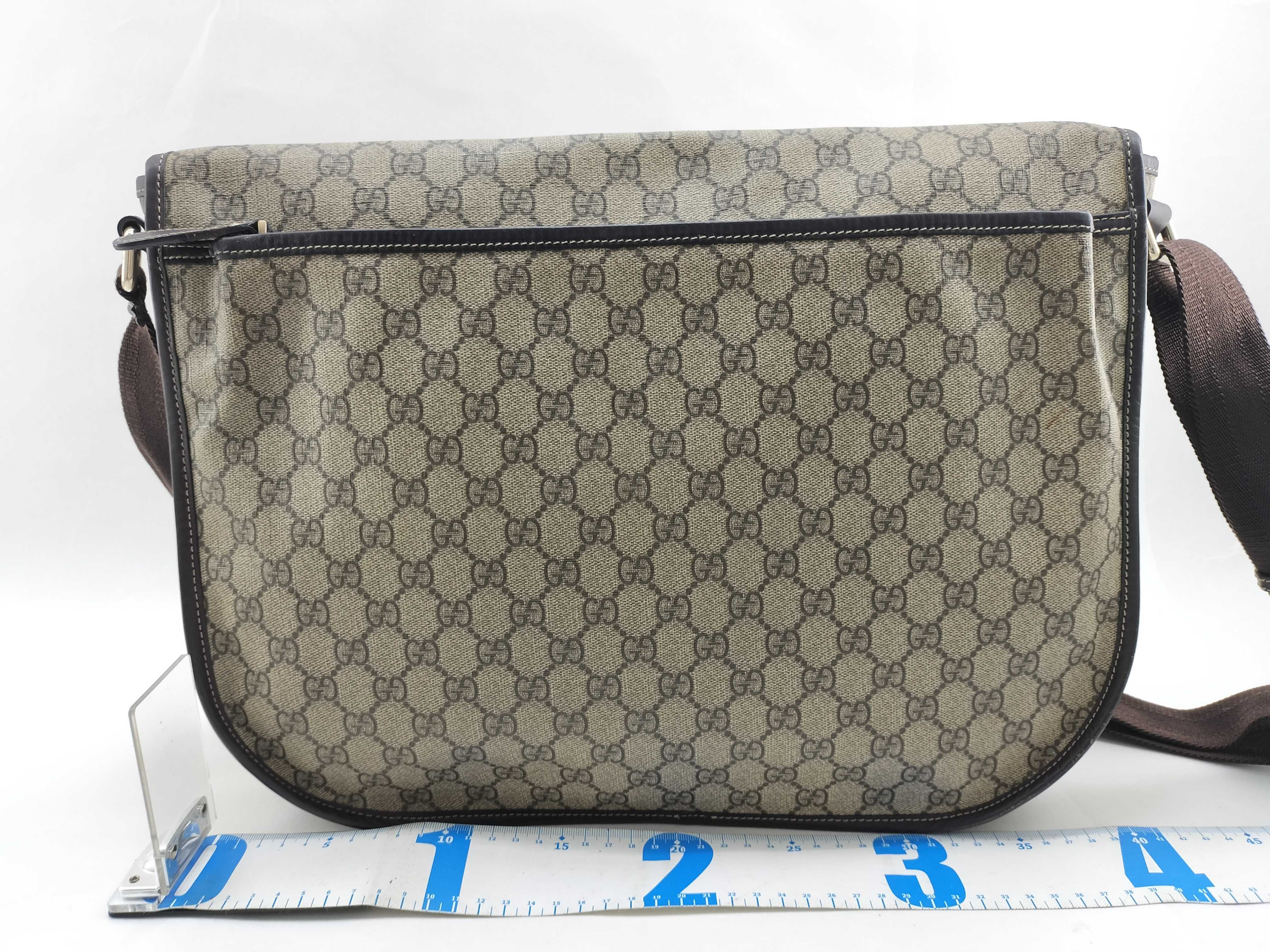 GG Supreme Shoulder Bag — view 2