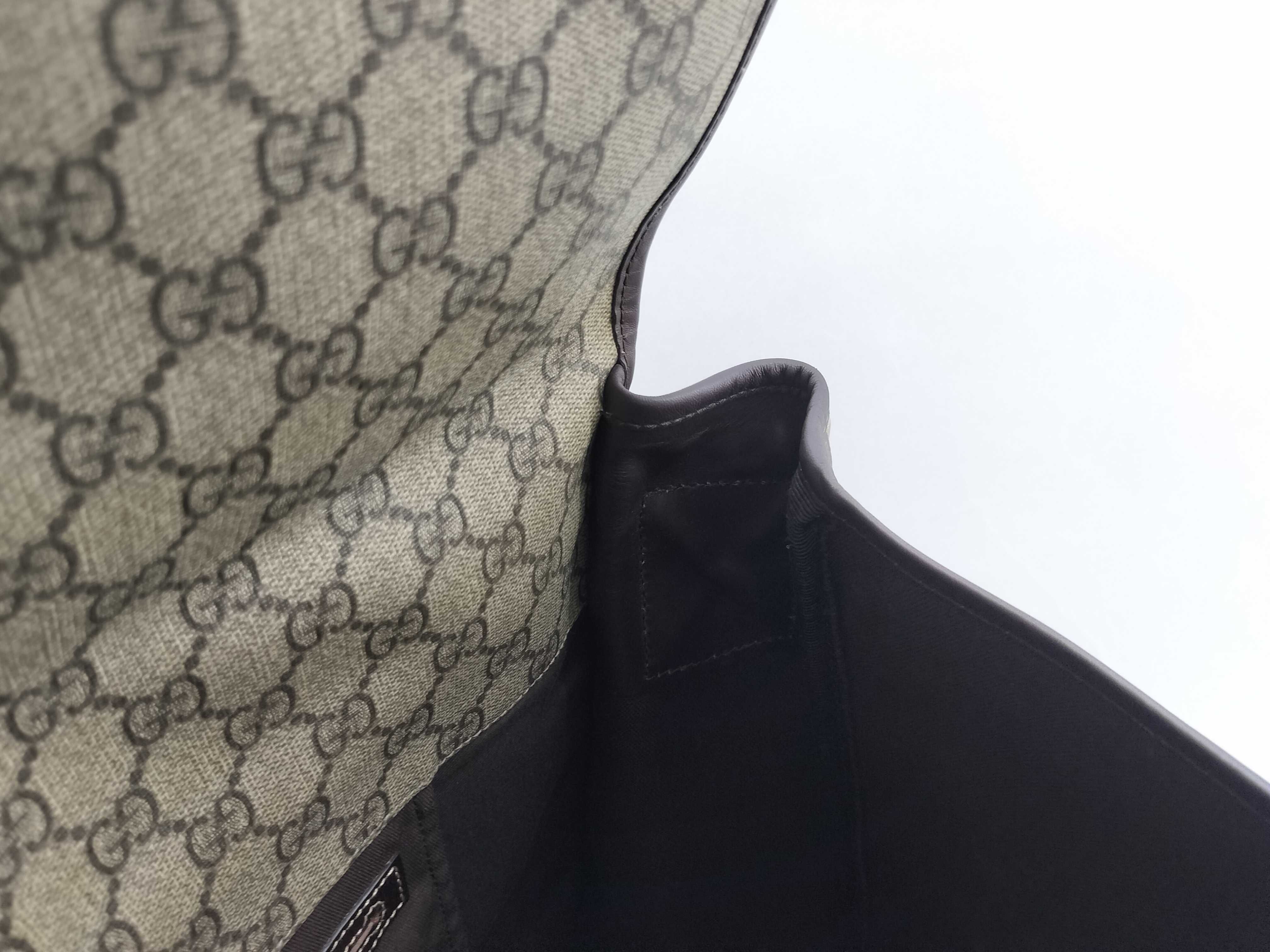 GG Supreme Shoulder Bag — view 12