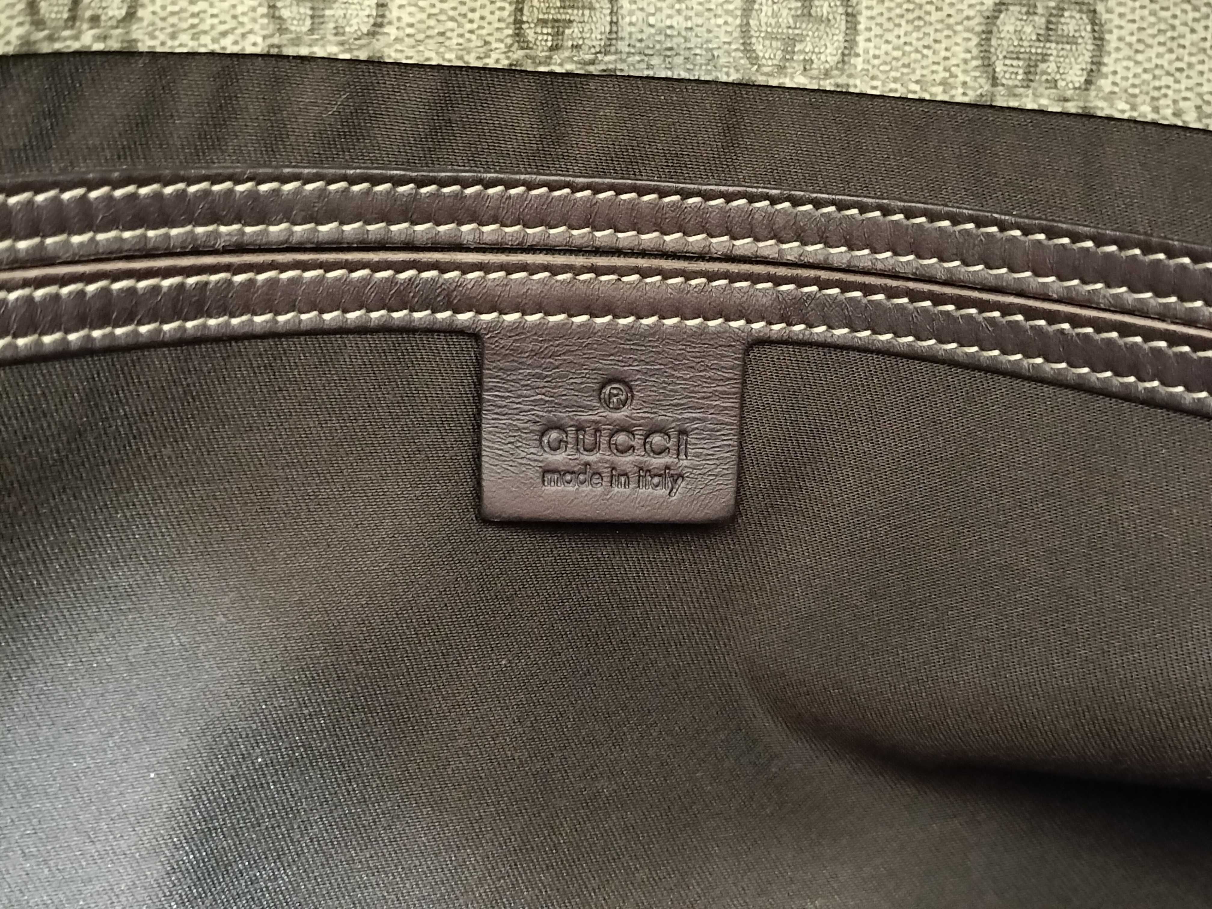GG Supreme Shoulder Bag — view 13