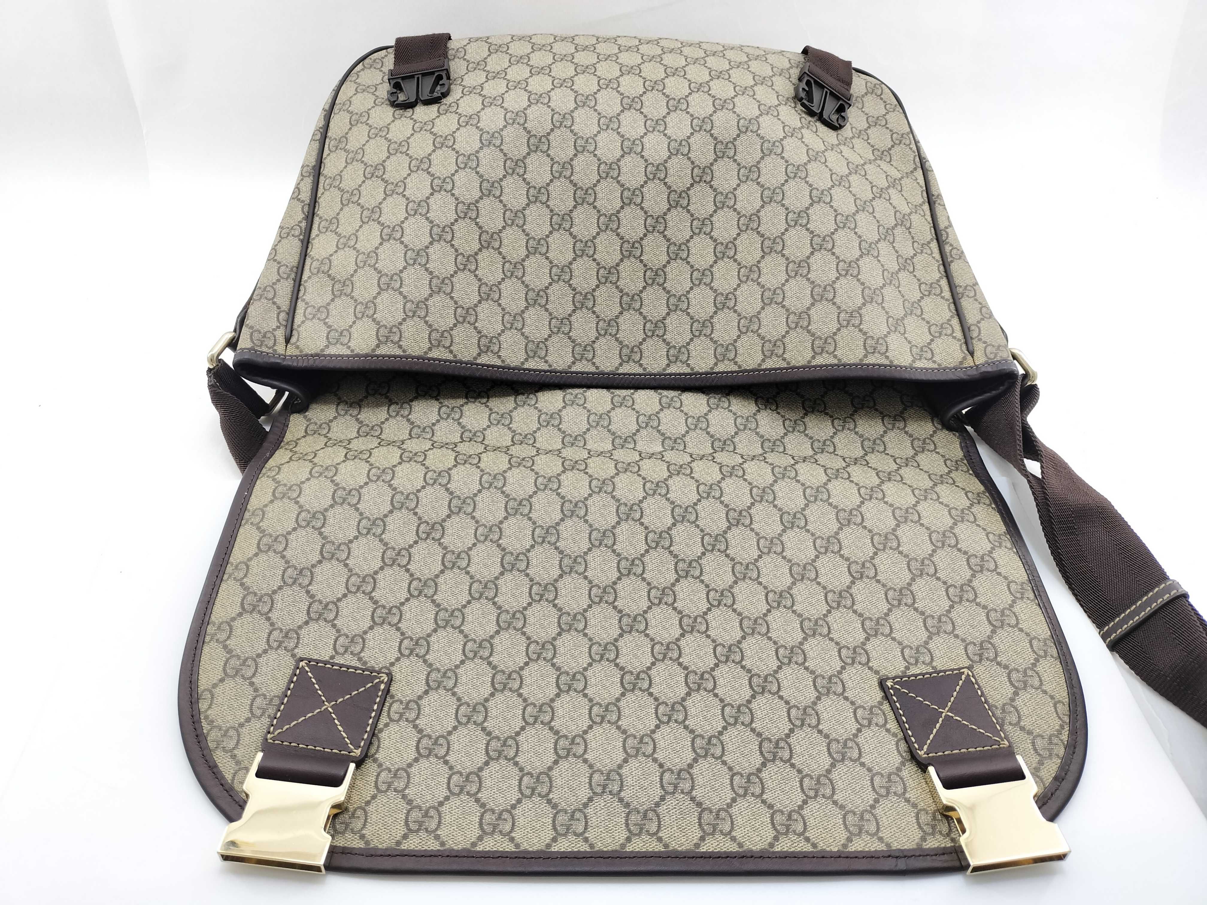 GG Supreme Shoulder Bag — view 10