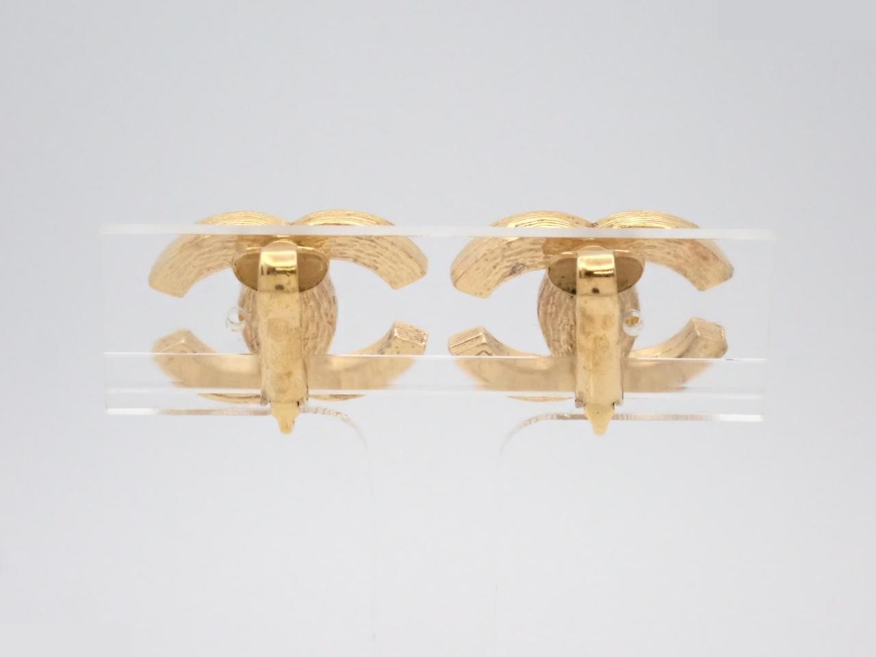 Earrings, Coco Mark, Gold, 2084 — view 2