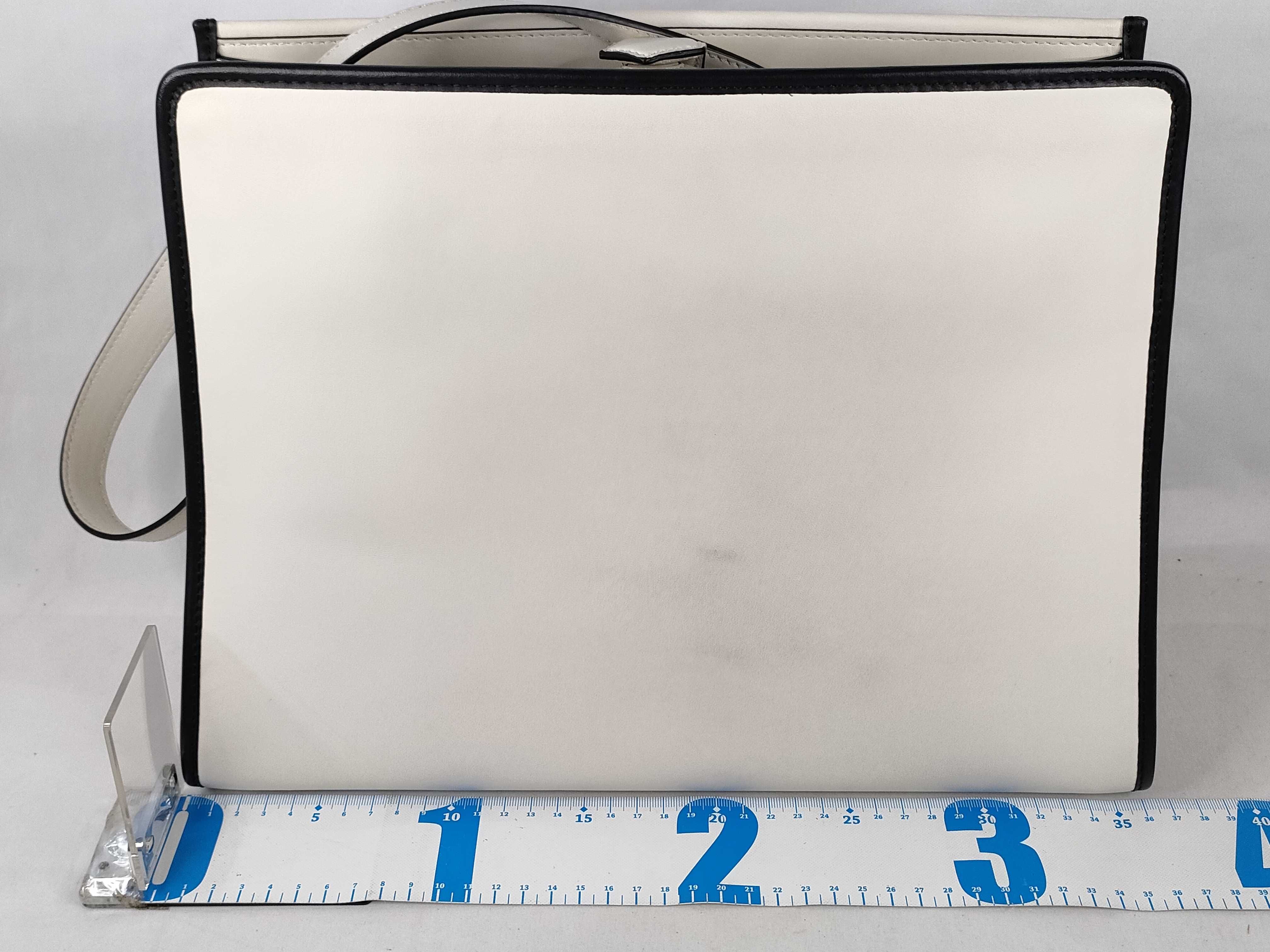 Runaway FF ​​Logo 2-Way Handbag 8BH343 White Black Accessories: Dust bag, Shoulder strap, Handbag — view 2