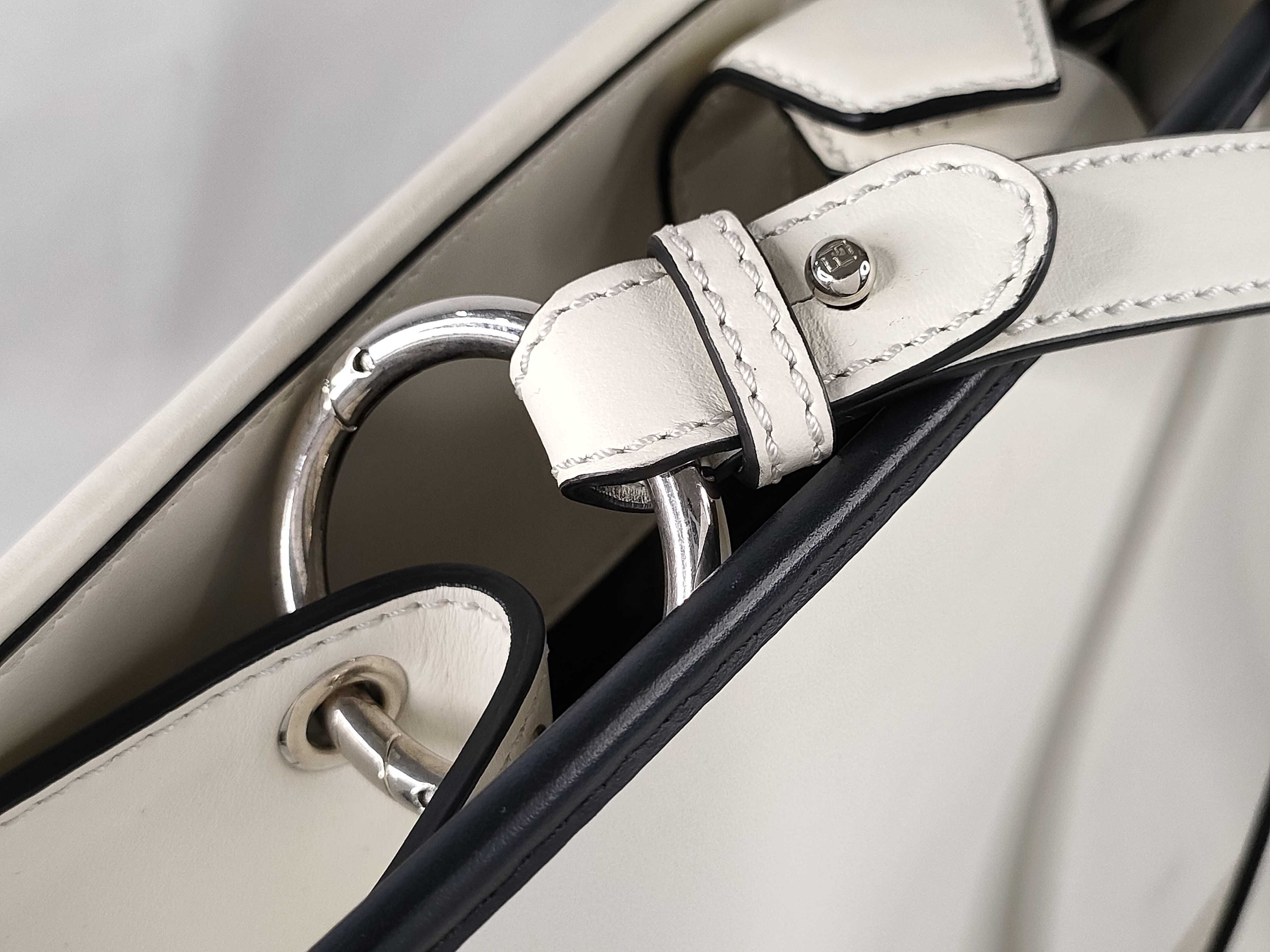 Runaway FF ​​Logo 2-Way Handbag 8BH343 White Black Accessories: Dust bag, Shoulder strap, Handbag — view 5