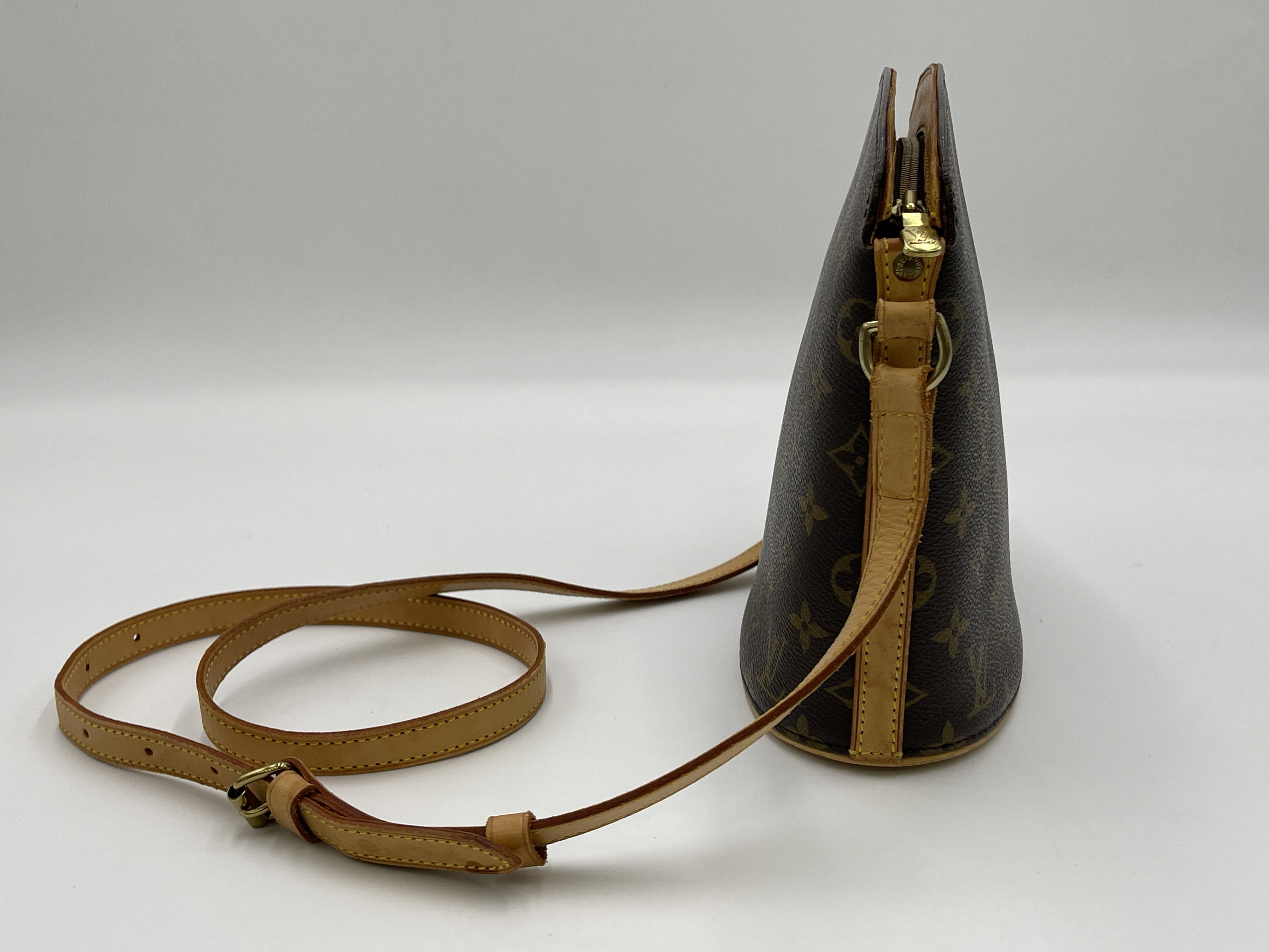Monogram Druot M51290 VI1918 Shoulder Bag — view 4
