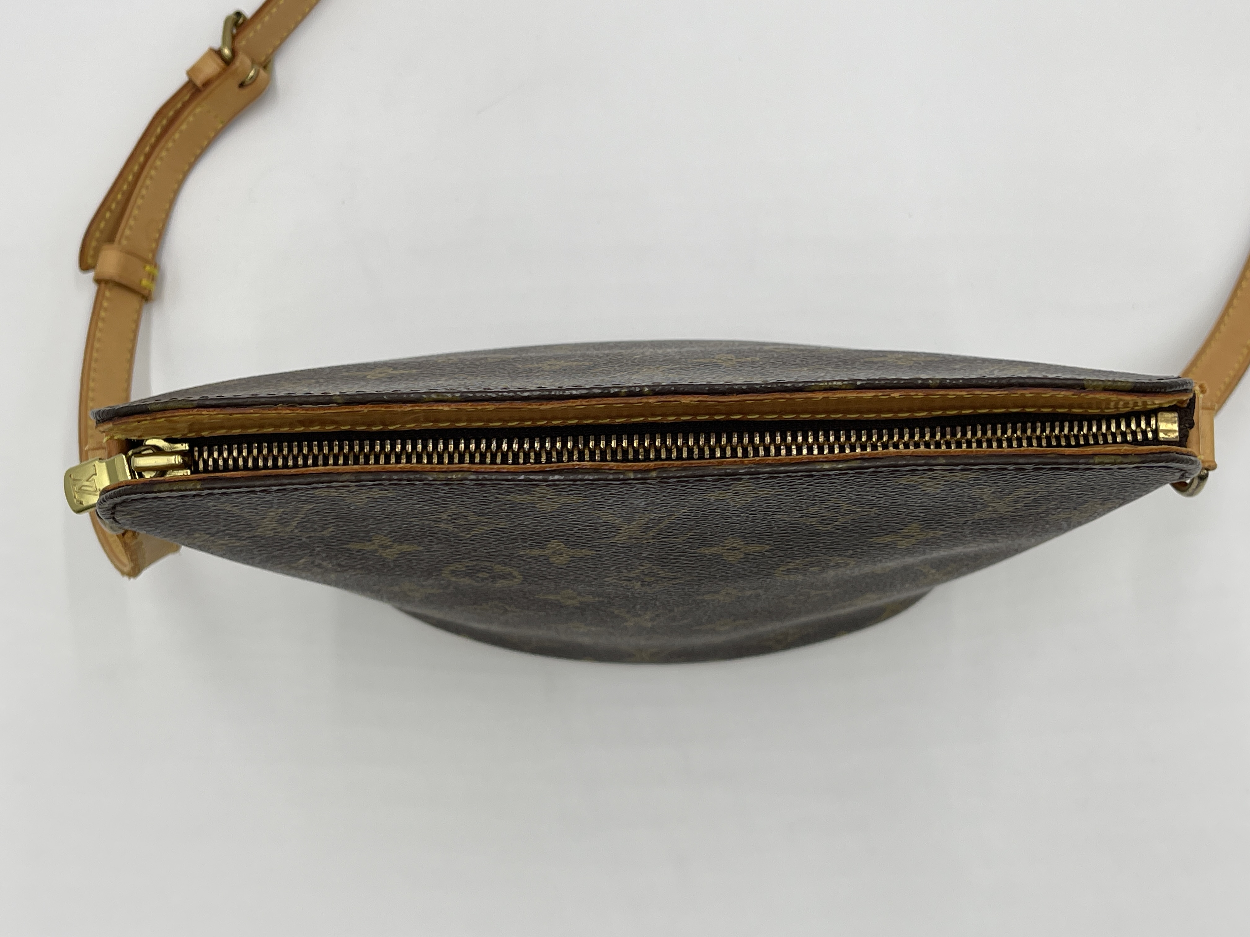 Monogram Druot M51290 VI1918 Shoulder Bag — view 5