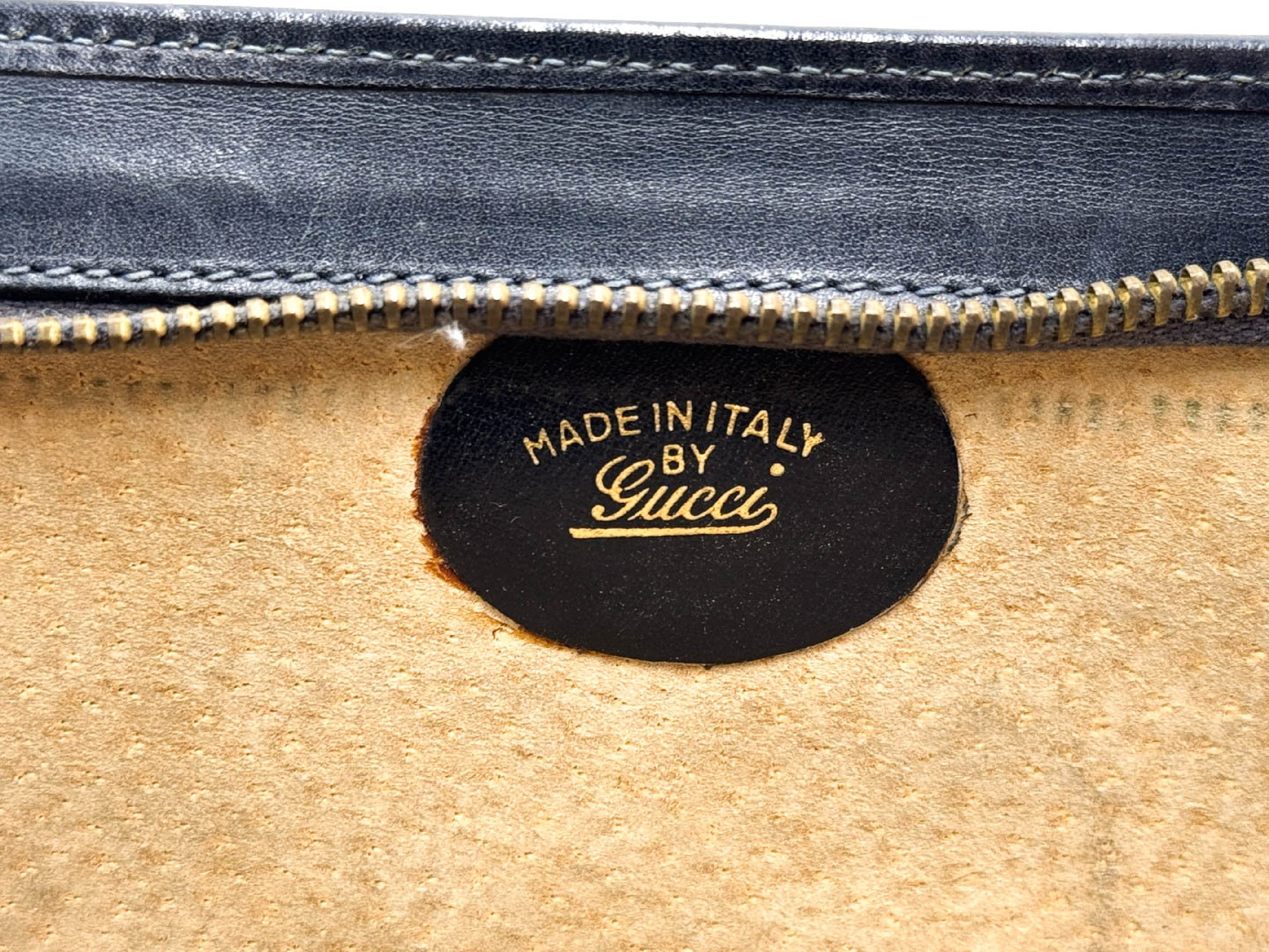 GG Supreme Vintage Leather Second Bag — view 9