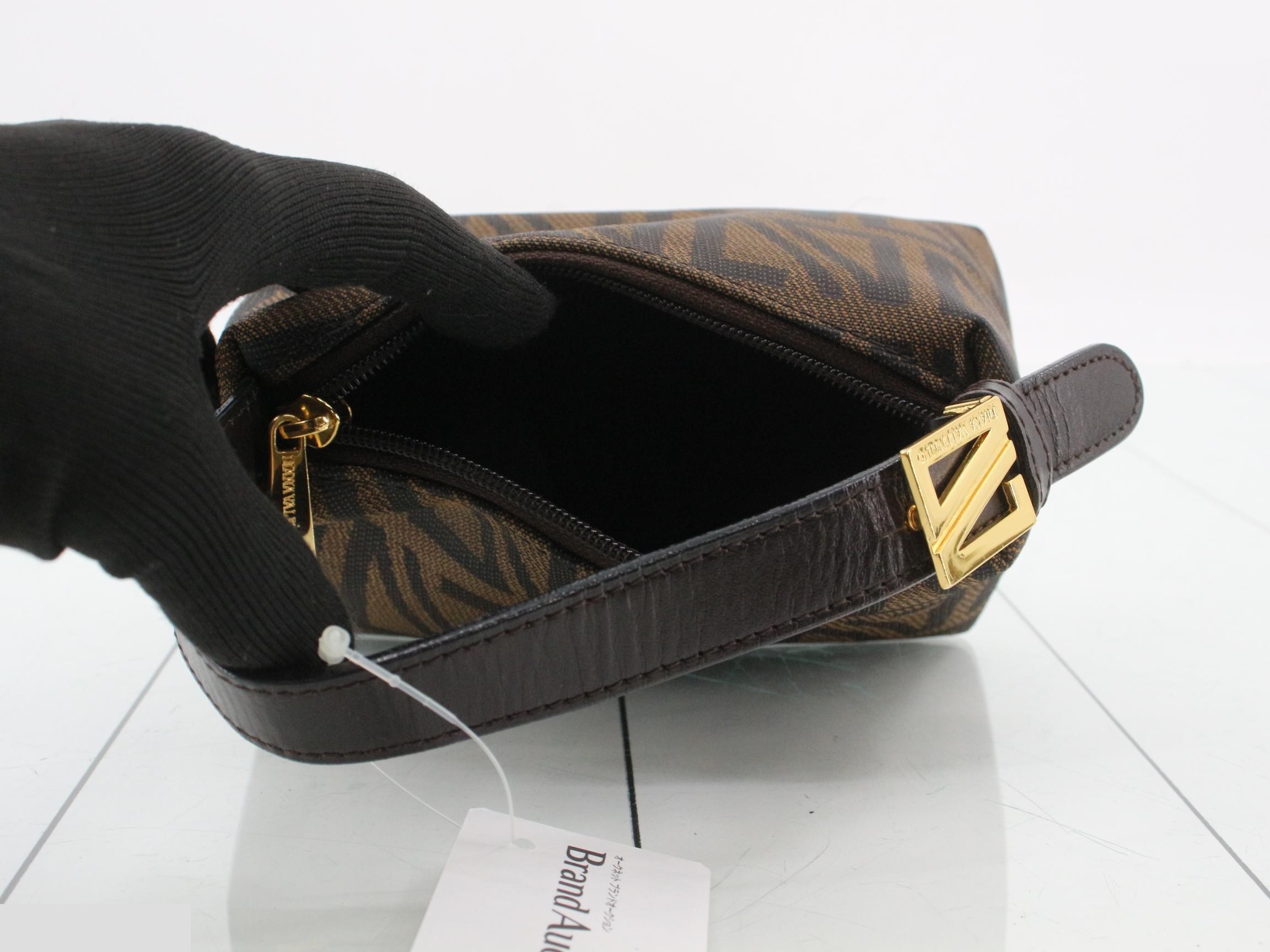 Diana Logo Brown W16 H9 D9 — view 4