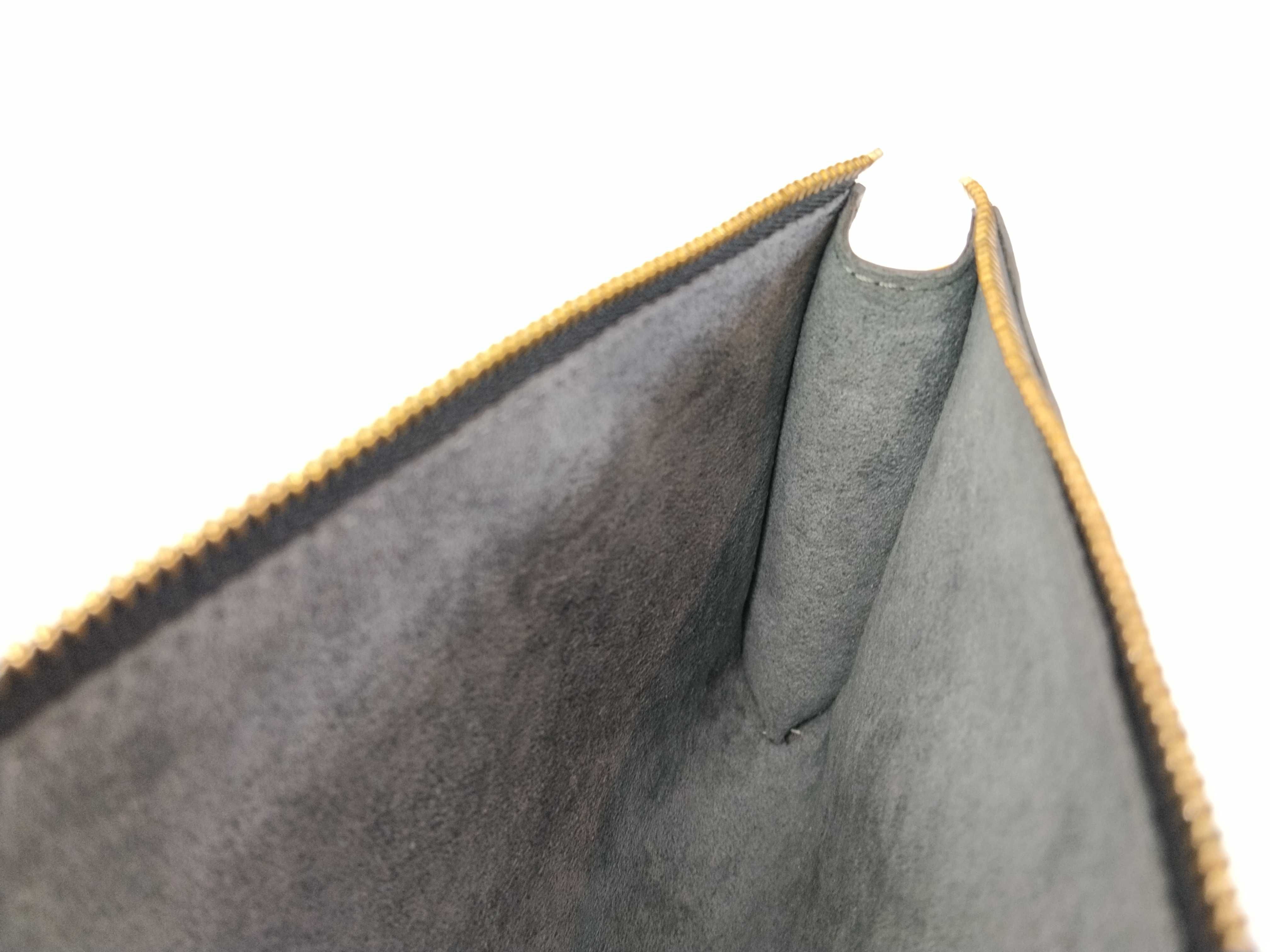 Epi Louis Vuitton Epi Pochette Accessoires Noir Pouch — view 11