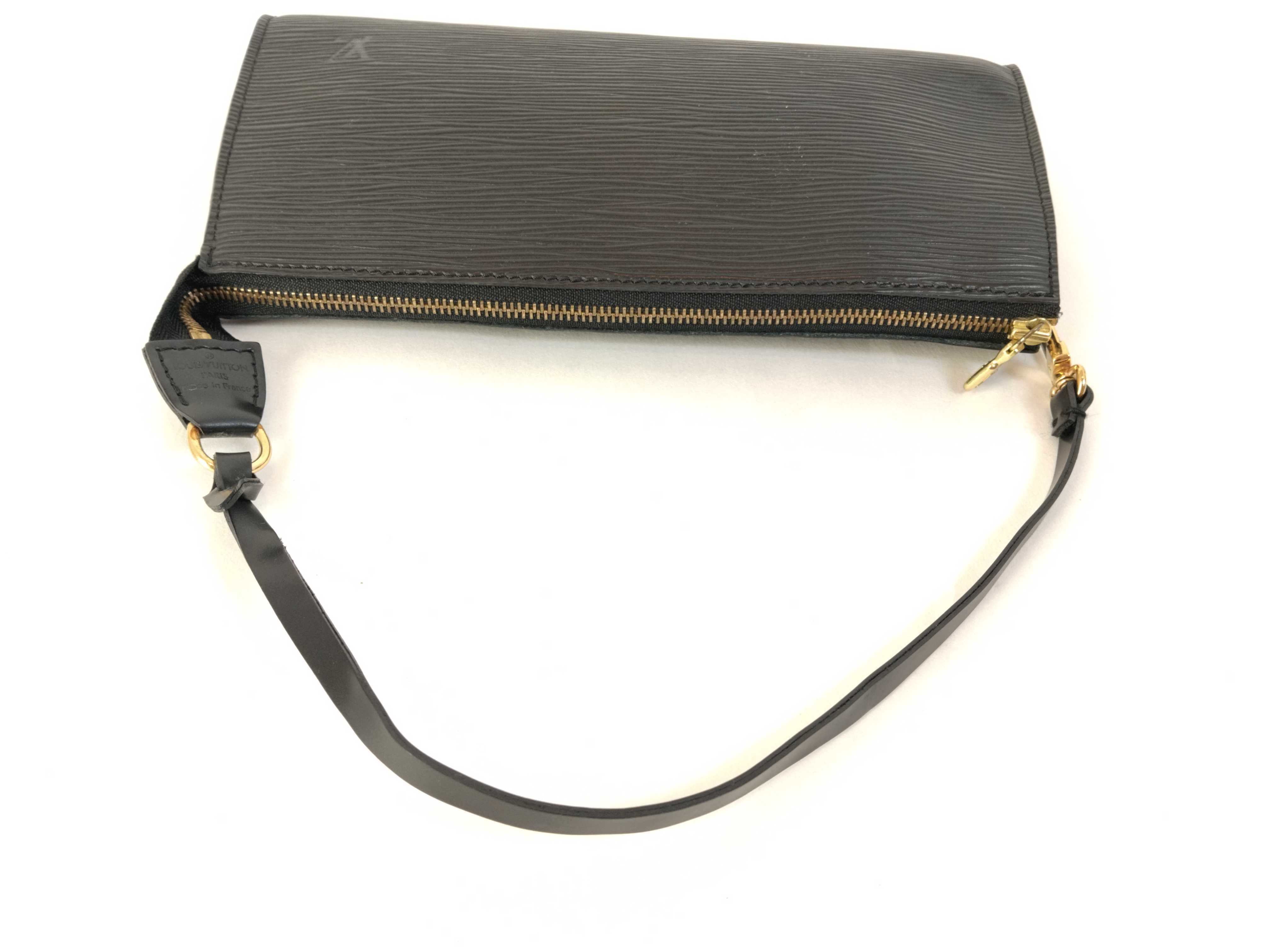 Epi Louis Vuitton Epi Pochette Accessoires Noir Pouch — view 3